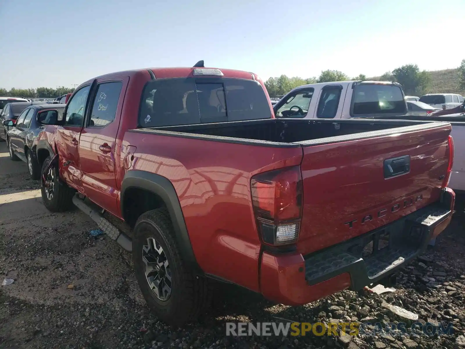 3 Фотография поврежденного автомобиля 5TFCZ5AN6KX169041 TOYOTA TACOMA 2019