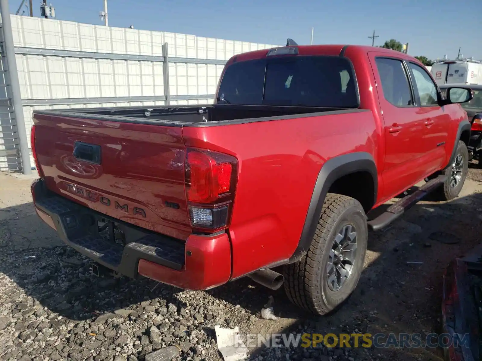 4 Фотография поврежденного автомобиля 5TFCZ5AN6KX169041 TOYOTA TACOMA 2019