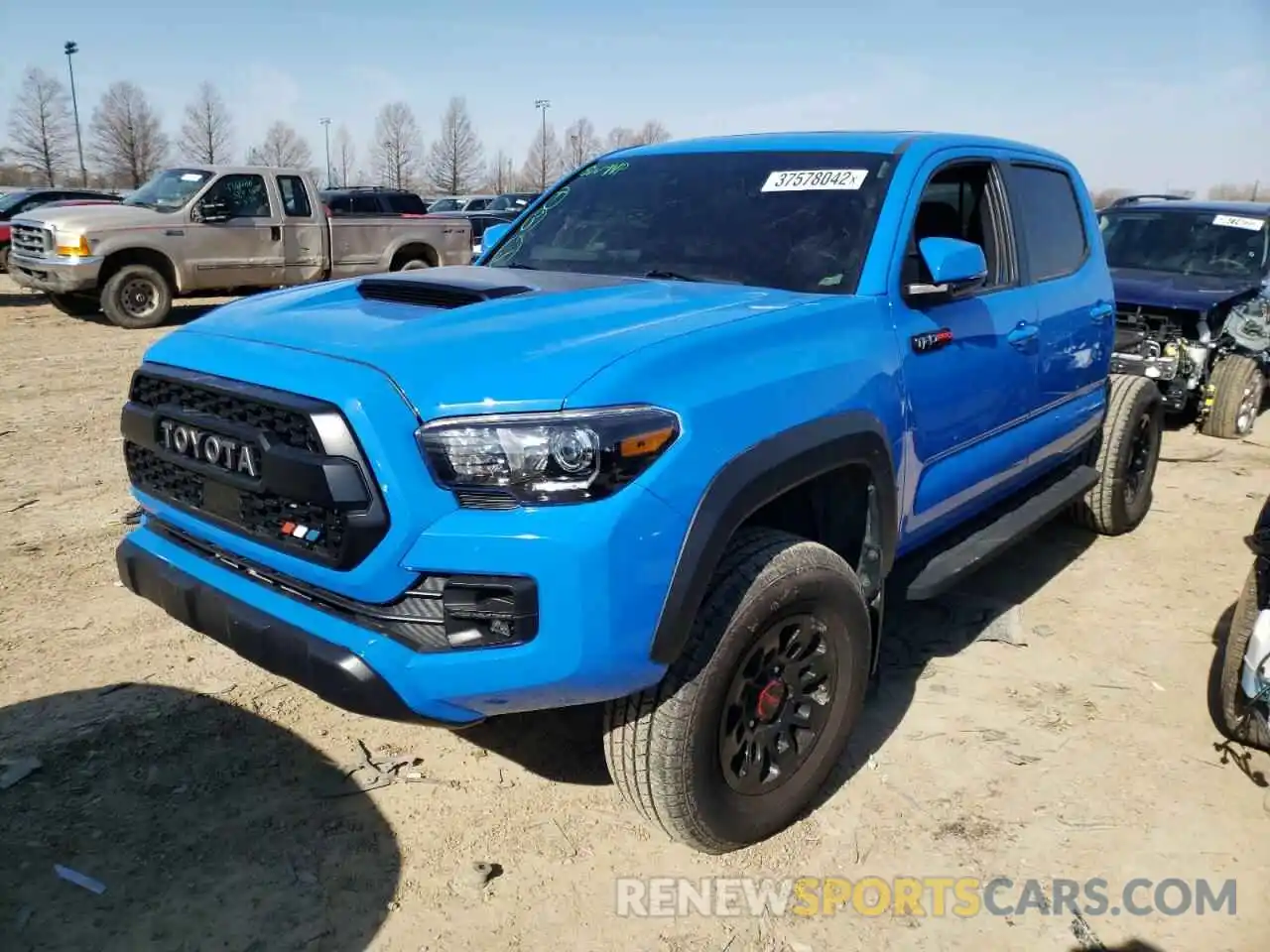 2 Фотография поврежденного автомобиля 5TFCZ5AN6KX169184 TOYOTA TACOMA 2019