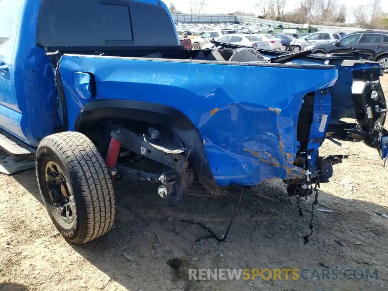 9 Photograph of a damaged car 5TFCZ5AN6KX169184 TOYOTA TACOMA 2019