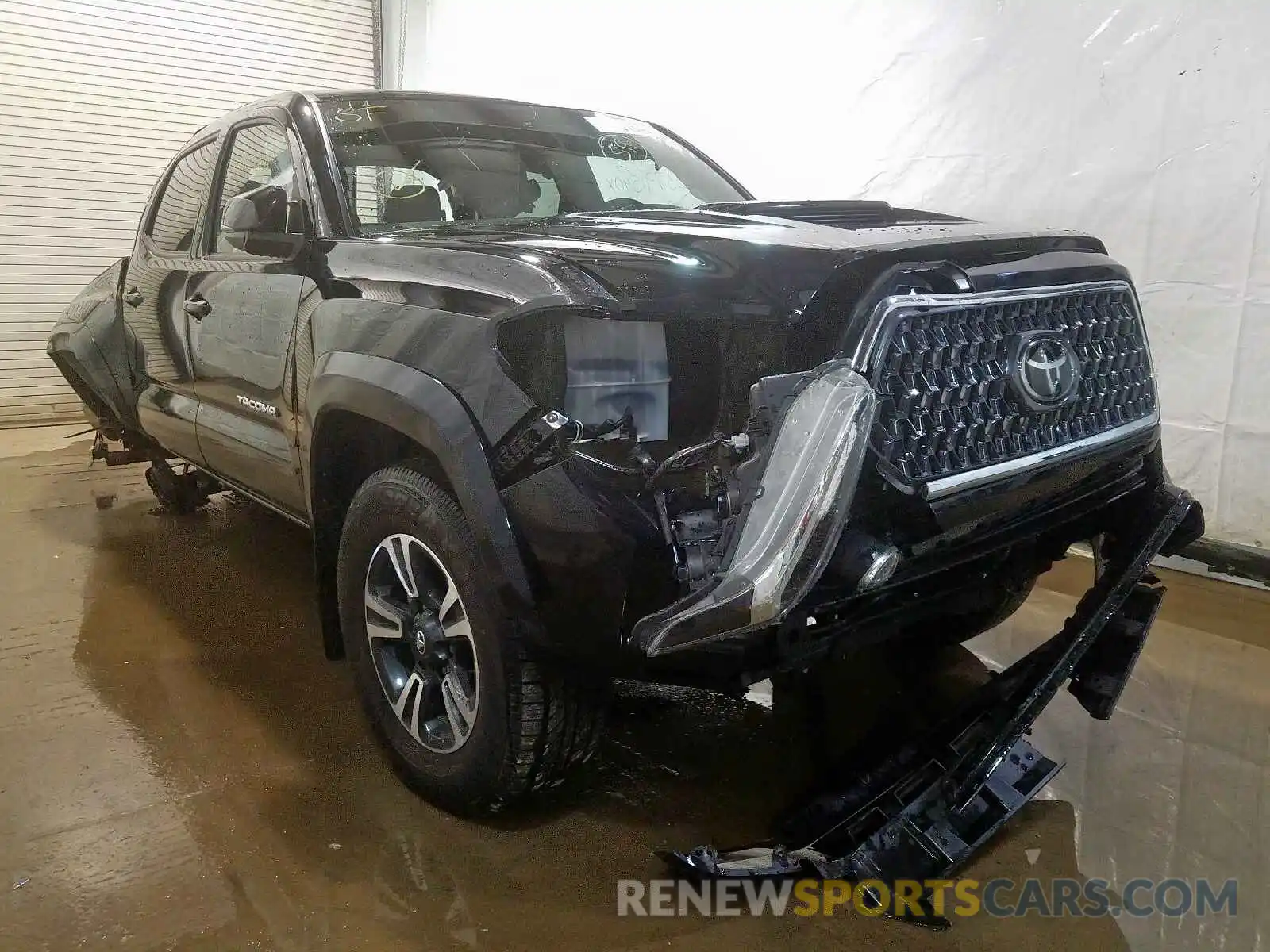 1 Photograph of a damaged car 5TFCZ5AN6KX177656 TOYOTA TACOMA 2019