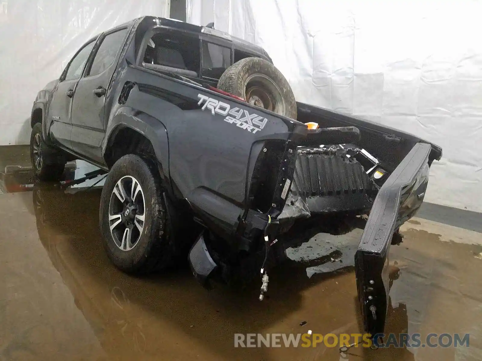 3 Фотография поврежденного автомобиля 5TFCZ5AN6KX177656 TOYOTA TACOMA 2019