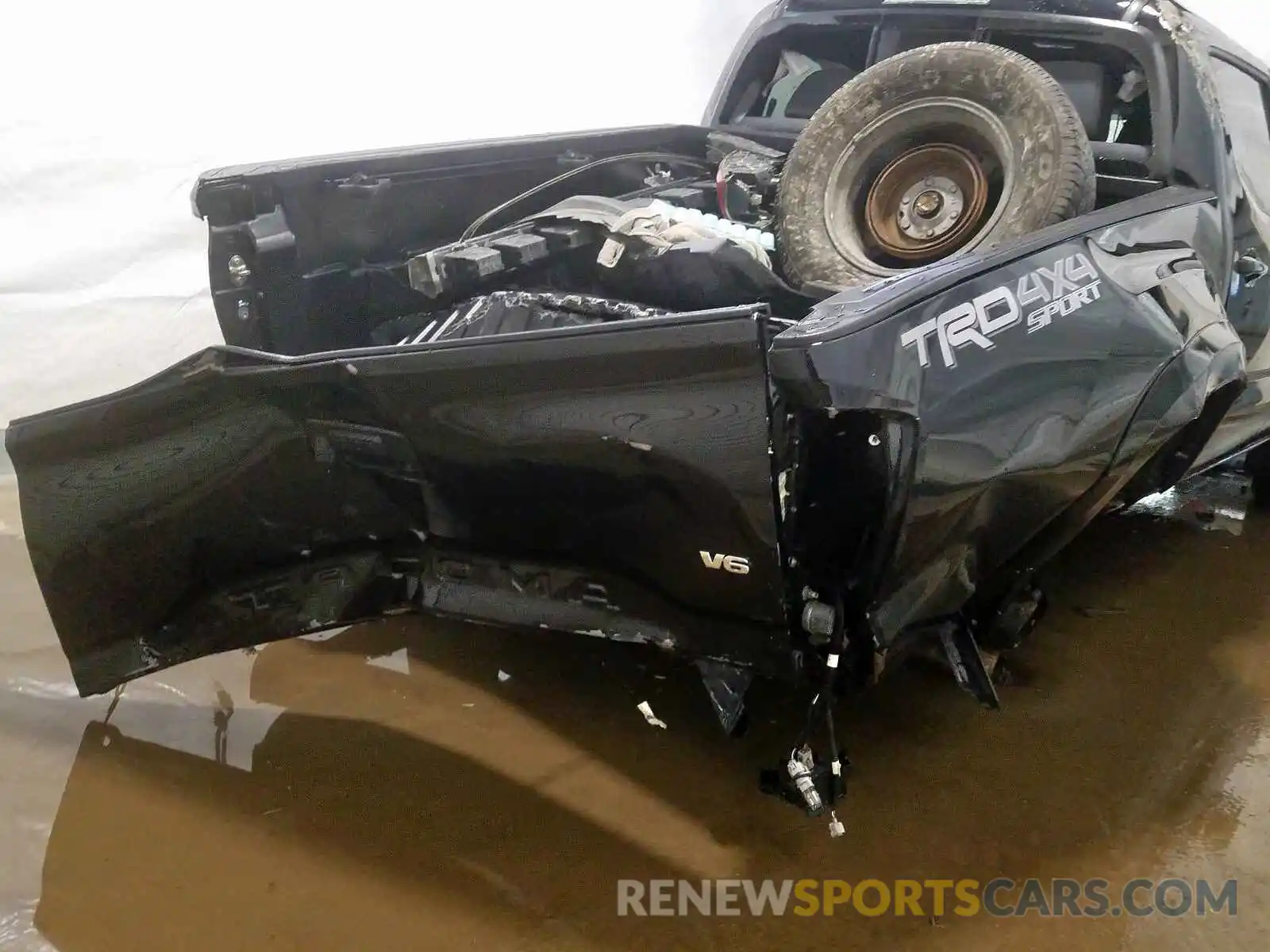 9 Photograph of a damaged car 5TFCZ5AN6KX177656 TOYOTA TACOMA 2019