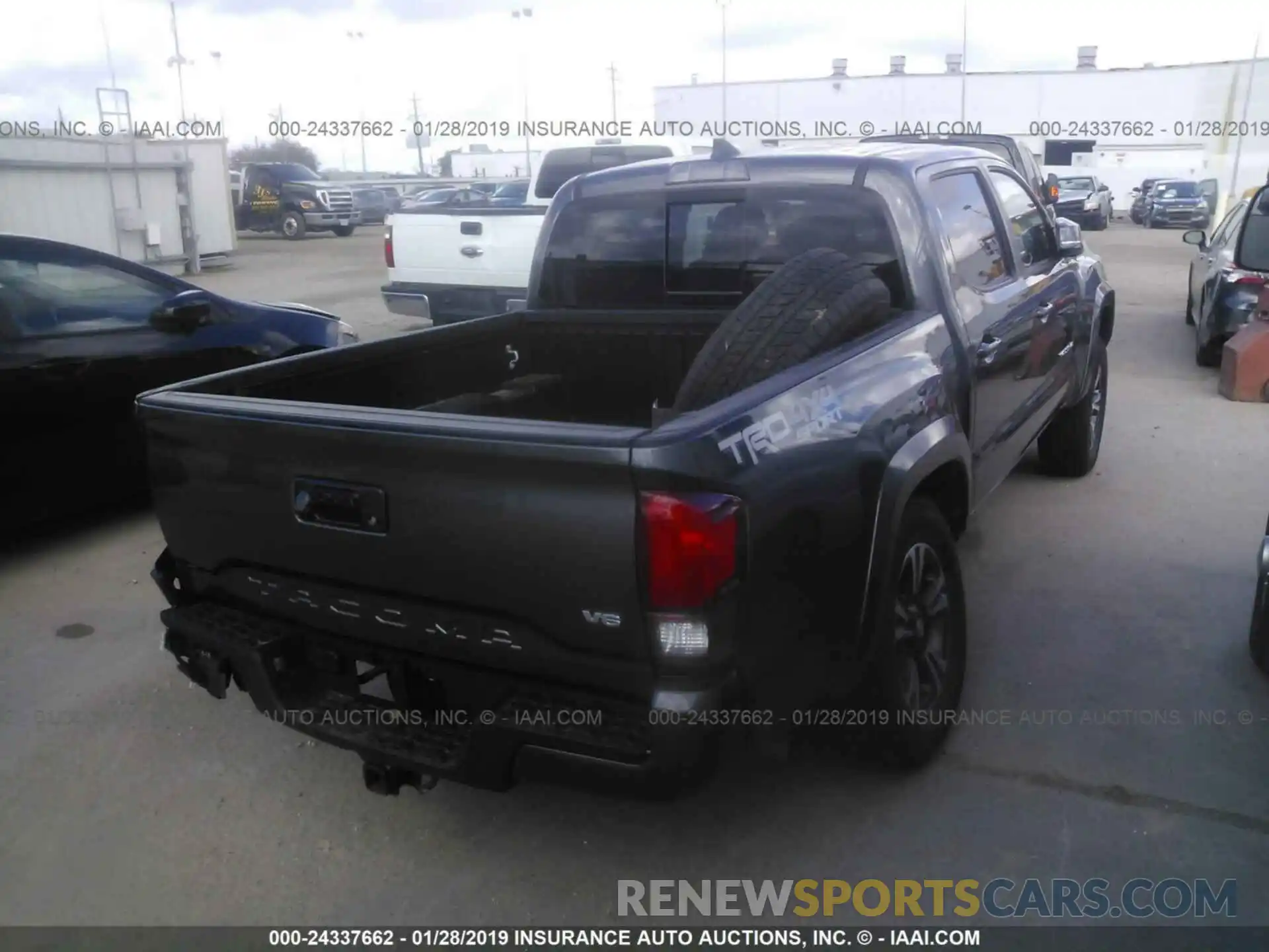 4 Photograph of a damaged car 5TFCZ5AN6KX179505 TOYOTA TACOMA 2019