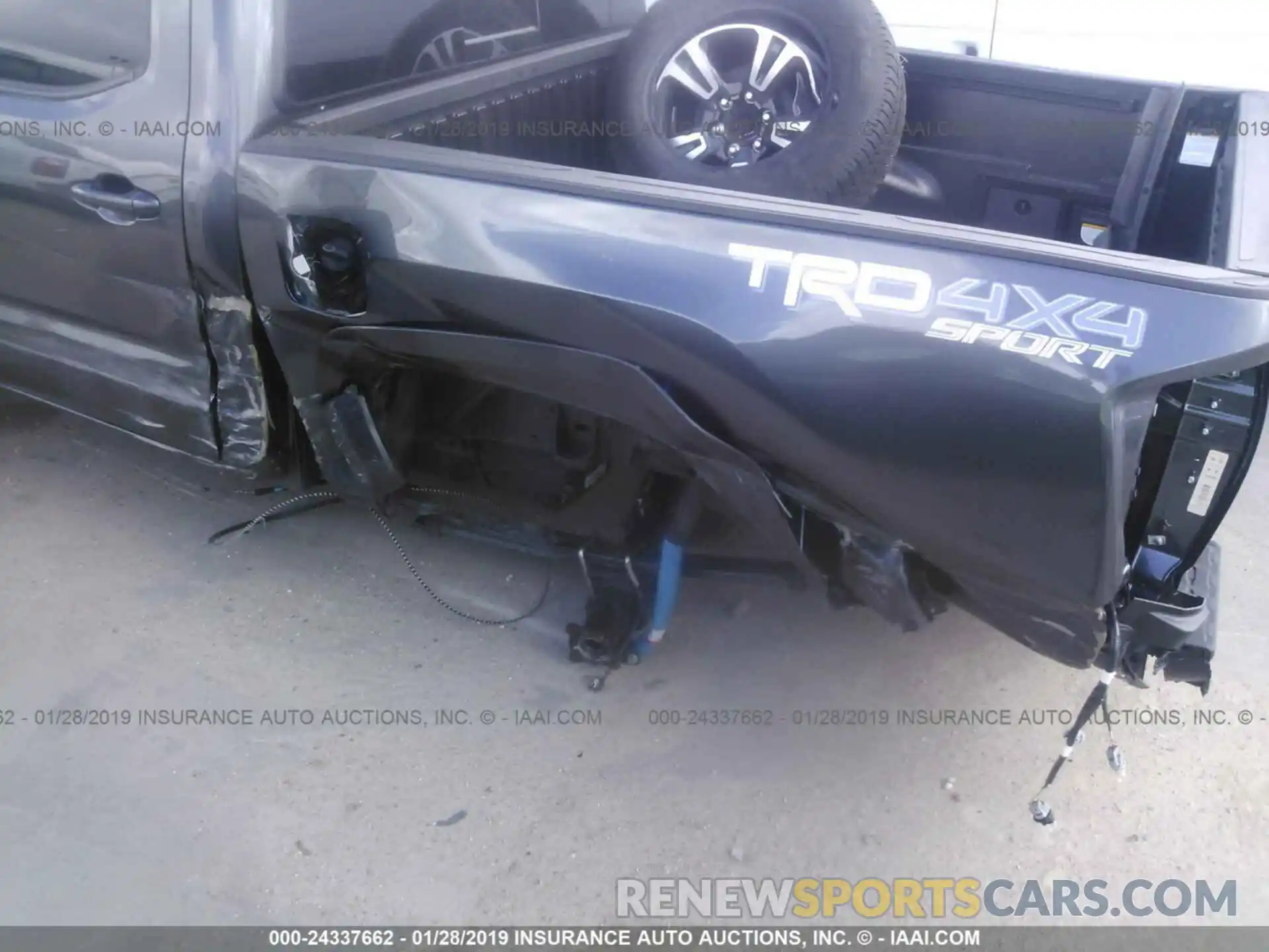 6 Photograph of a damaged car 5TFCZ5AN6KX179505 TOYOTA TACOMA 2019