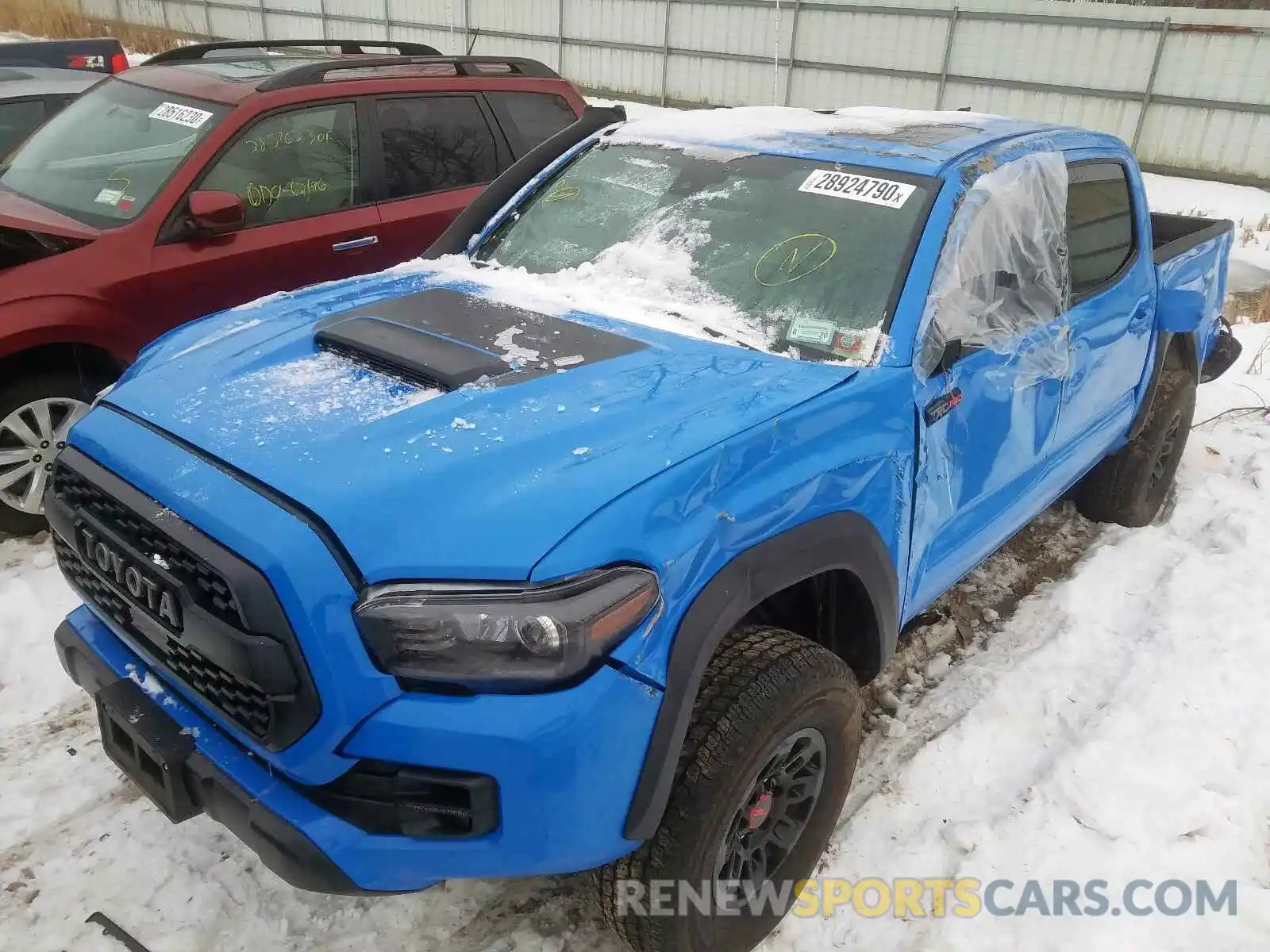 9 Photograph of a damaged car 5TFCZ5AN6KX179763 TOYOTA TACOMA 2019