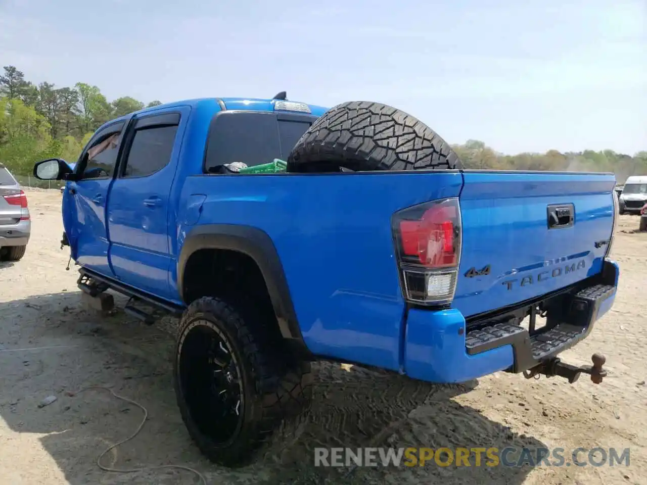 3 Photograph of a damaged car 5TFCZ5AN6KX185823 TOYOTA TACOMA 2019