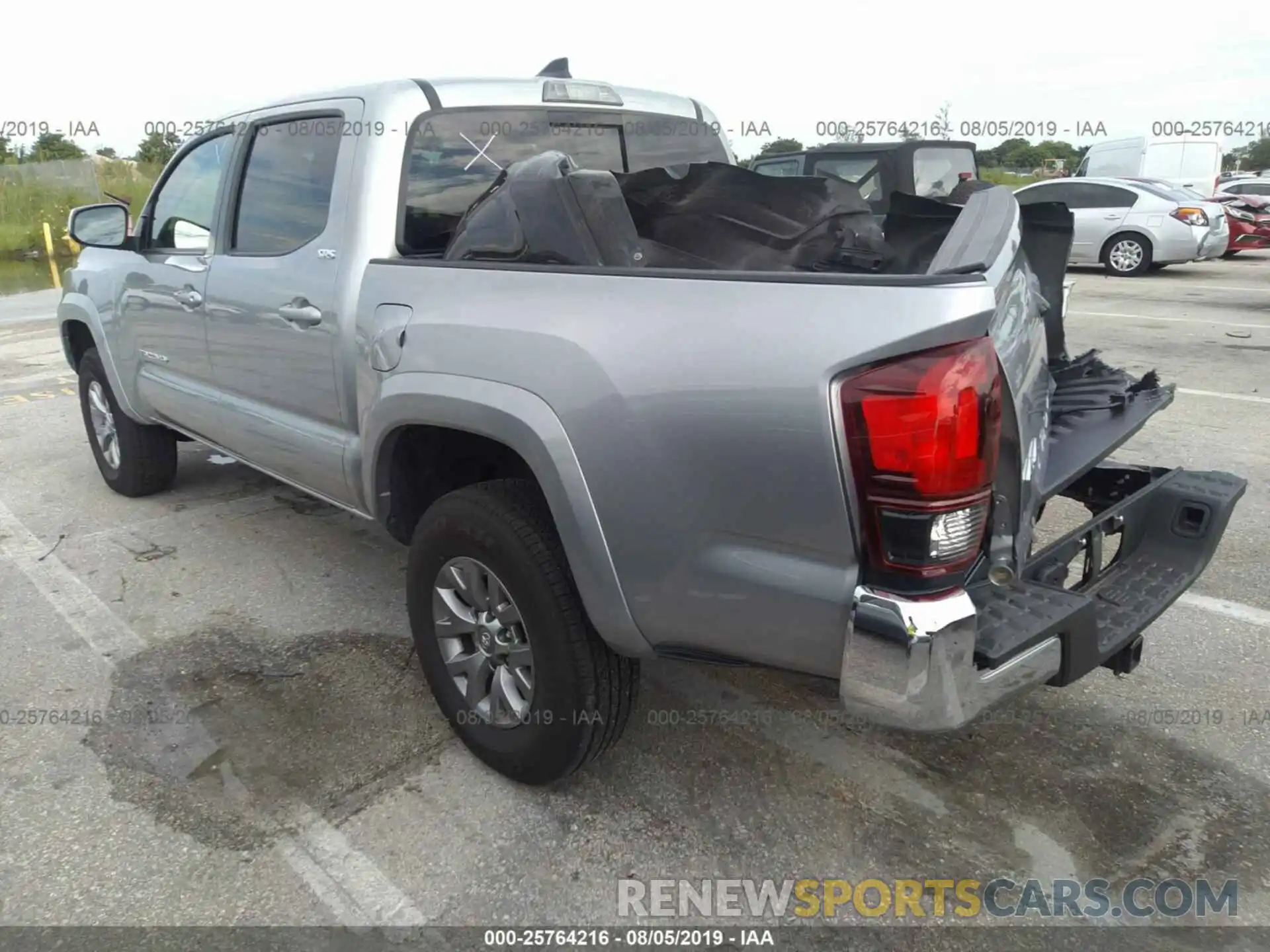 3 Фотография поврежденного автомобиля 5TFCZ5AN6KX185885 TOYOTA TACOMA 2019