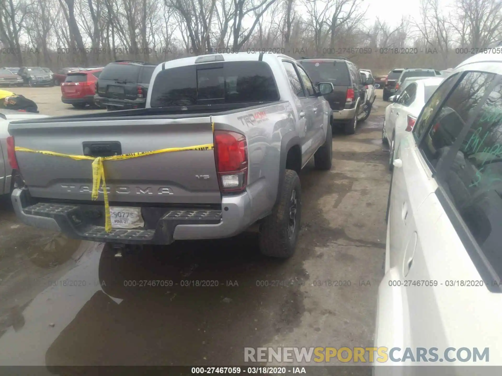 4 Photograph of a damaged car 5TFCZ5AN6KX186485 TOYOTA TACOMA 2019