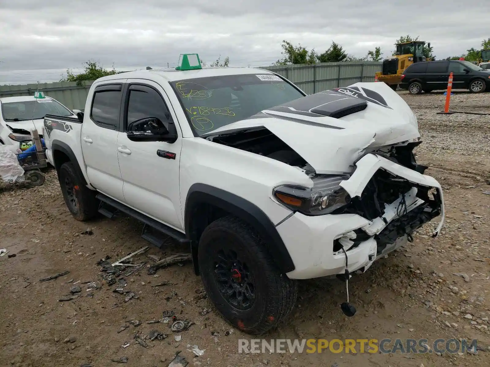 1 Photograph of a damaged car 5TFCZ5AN6KX189225 TOYOTA TACOMA 2019