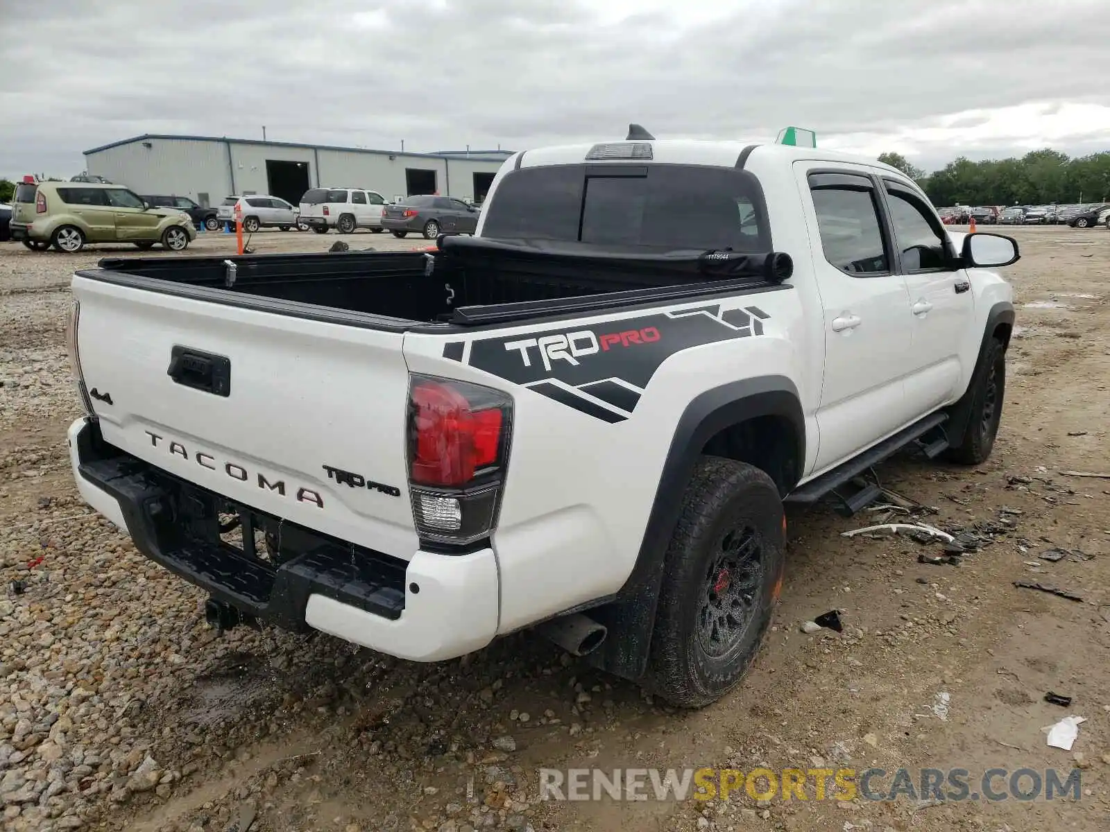 4 Фотография поврежденного автомобиля 5TFCZ5AN6KX189225 TOYOTA TACOMA 2019