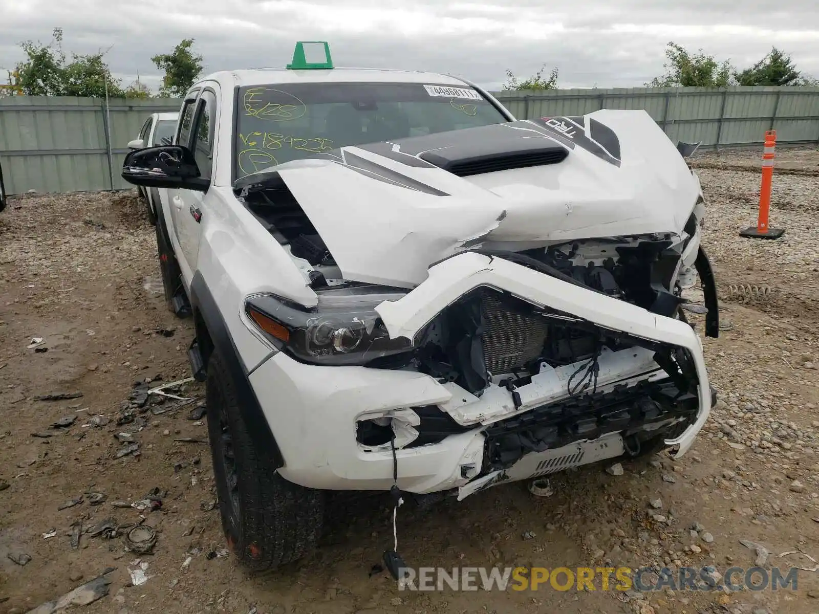 9 Photograph of a damaged car 5TFCZ5AN6KX189225 TOYOTA TACOMA 2019