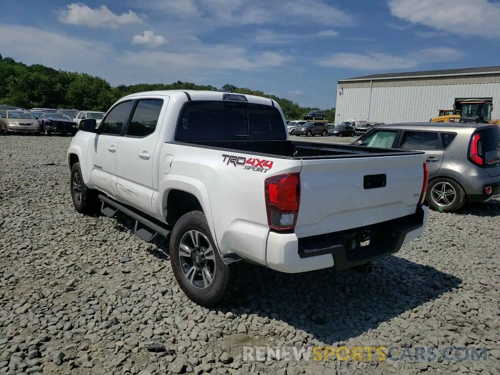 3 Фотография поврежденного автомобиля 5TFCZ5AN6KX191153 TOYOTA TACOMA 2019