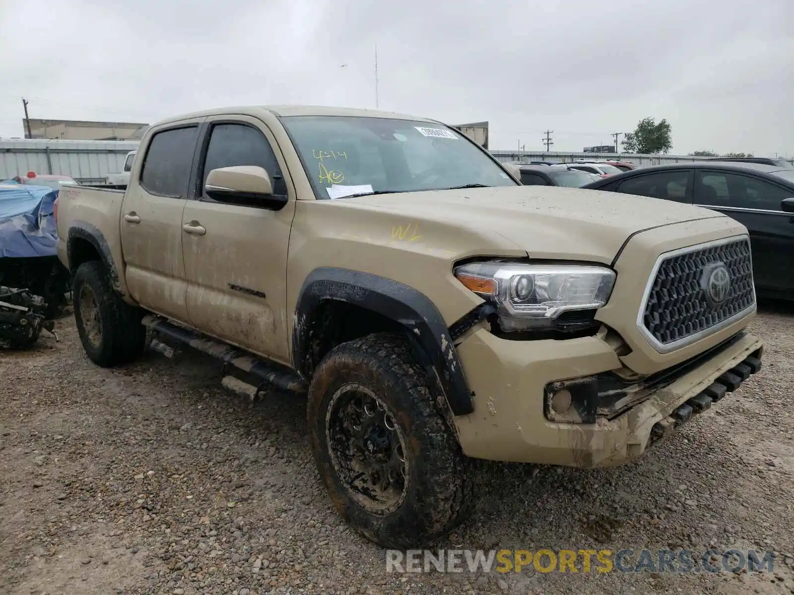 1 Photograph of a damaged car 5TFCZ5AN6KX192688 TOYOTA TACOMA 2019