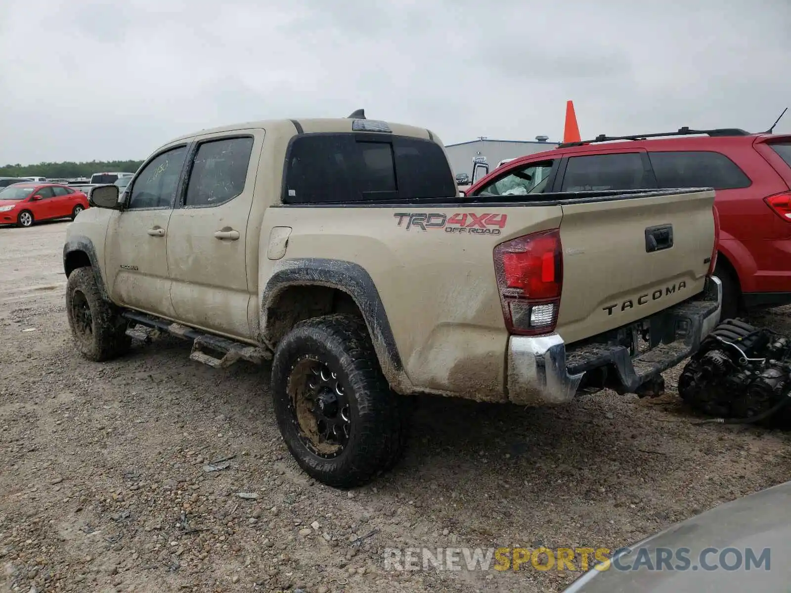 3 Фотография поврежденного автомобиля 5TFCZ5AN6KX192688 TOYOTA TACOMA 2019