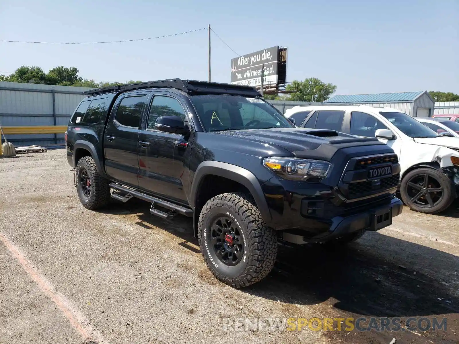 1 Photograph of a damaged car 5TFCZ5AN6KX193405 TOYOTA TACOMA 2019