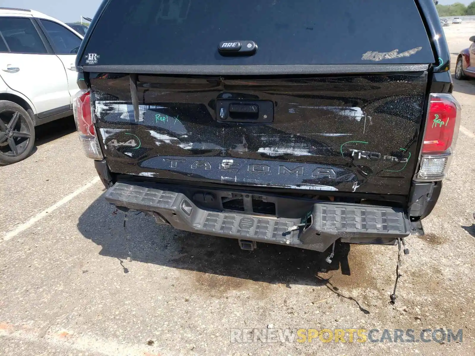 9 Photograph of a damaged car 5TFCZ5AN6KX193405 TOYOTA TACOMA 2019