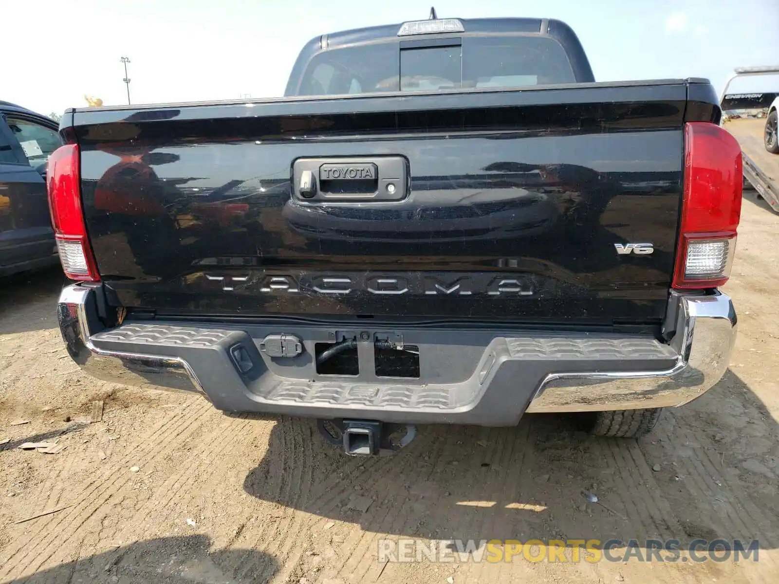 6 Photograph of a damaged car 5TFCZ5AN6KX194151 TOYOTA TACOMA 2019