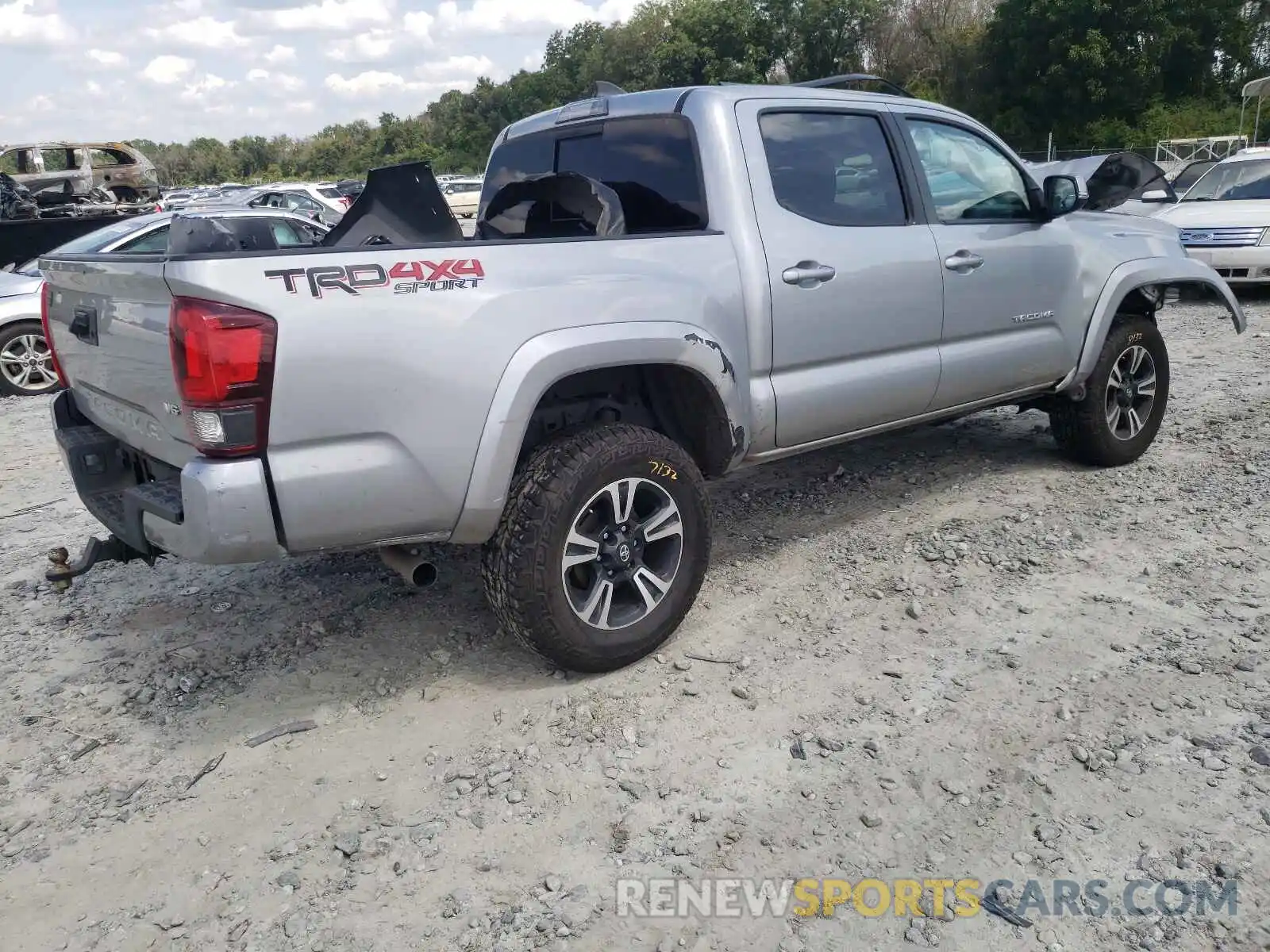 4 Photograph of a damaged car 5TFCZ5AN6KX195297 TOYOTA TACOMA 2019