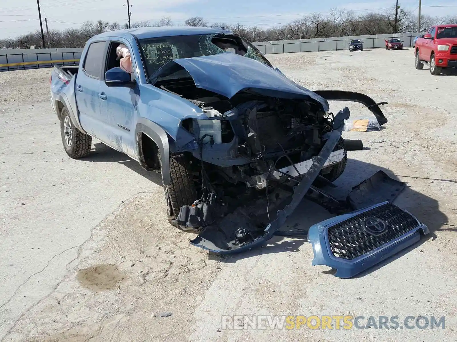 1 Photograph of a damaged car 5TFCZ5AN6KX204953 TOYOTA TACOMA 2019