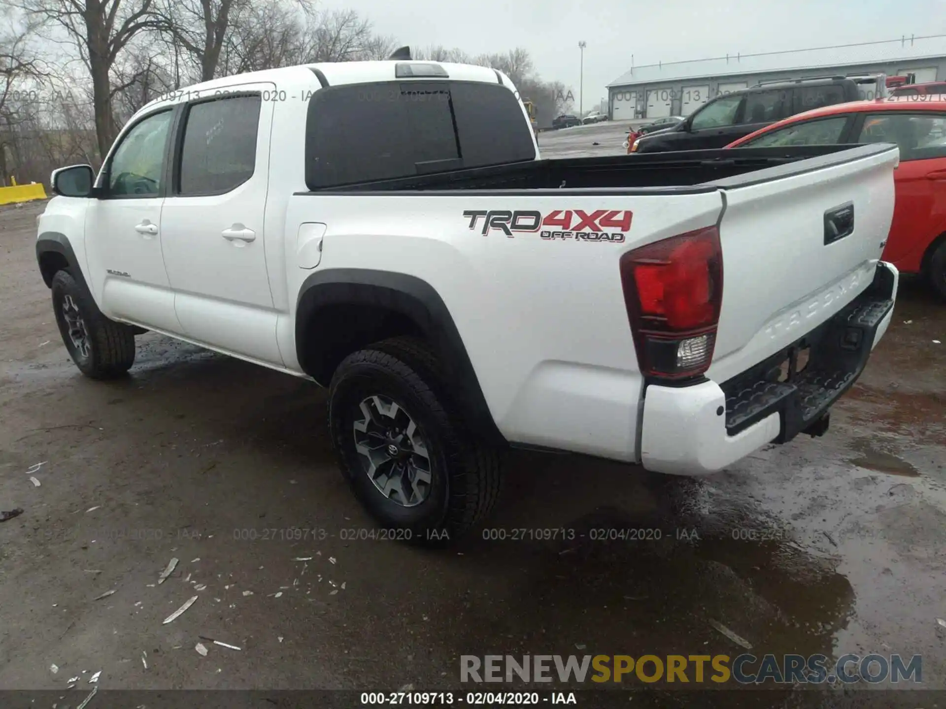 3 Фотография поврежденного автомобиля 5TFCZ5AN7KX168917 TOYOTA TACOMA 2019