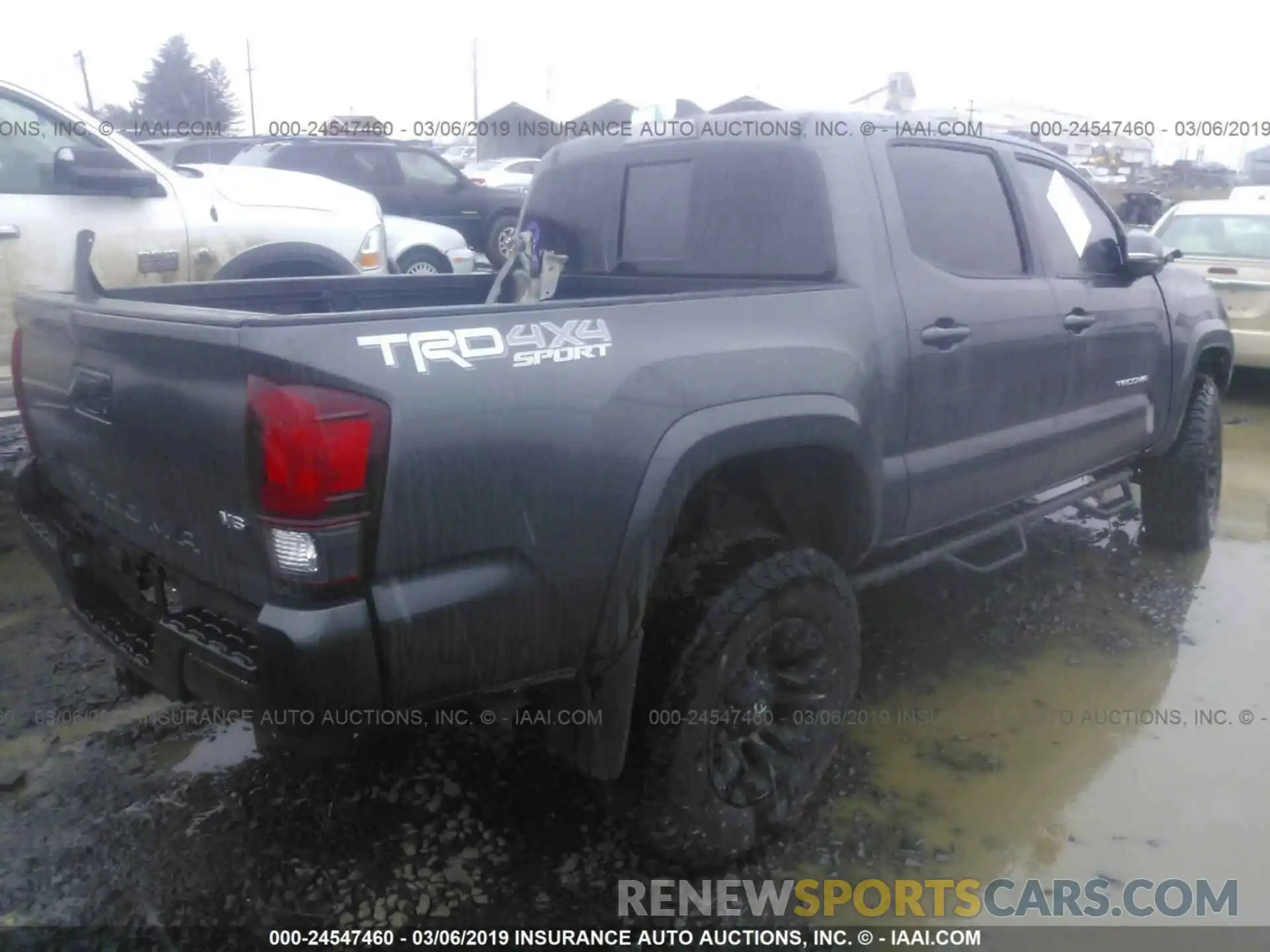 4 Фотография поврежденного автомобиля 5TFCZ5AN7KX169078 TOYOTA TACOMA 2019