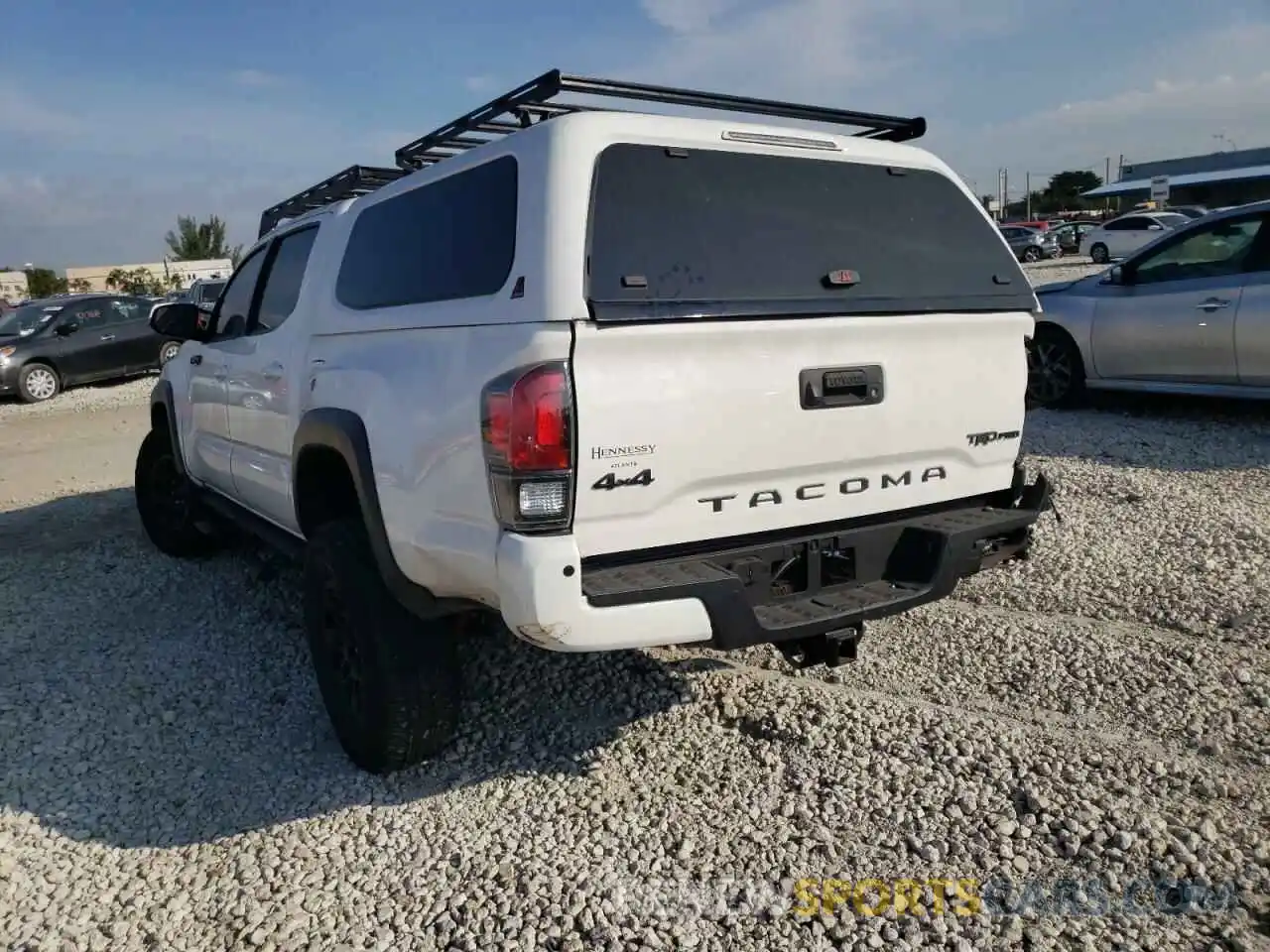 3 Фотография поврежденного автомобиля 5TFCZ5AN7KX175110 TOYOTA TACOMA 2019