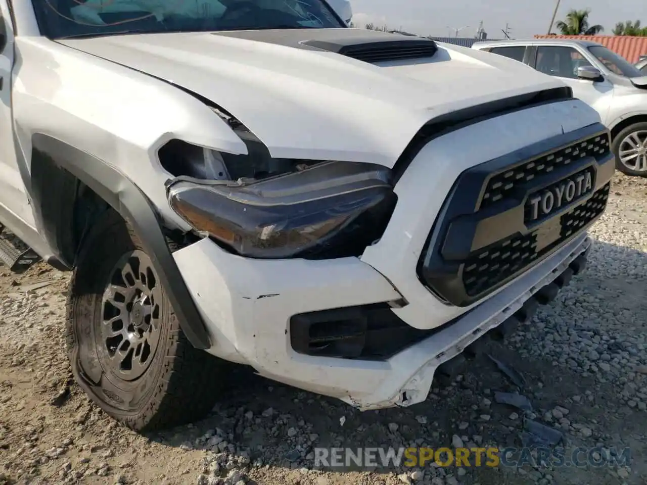 9 Photograph of a damaged car 5TFCZ5AN7KX175110 TOYOTA TACOMA 2019