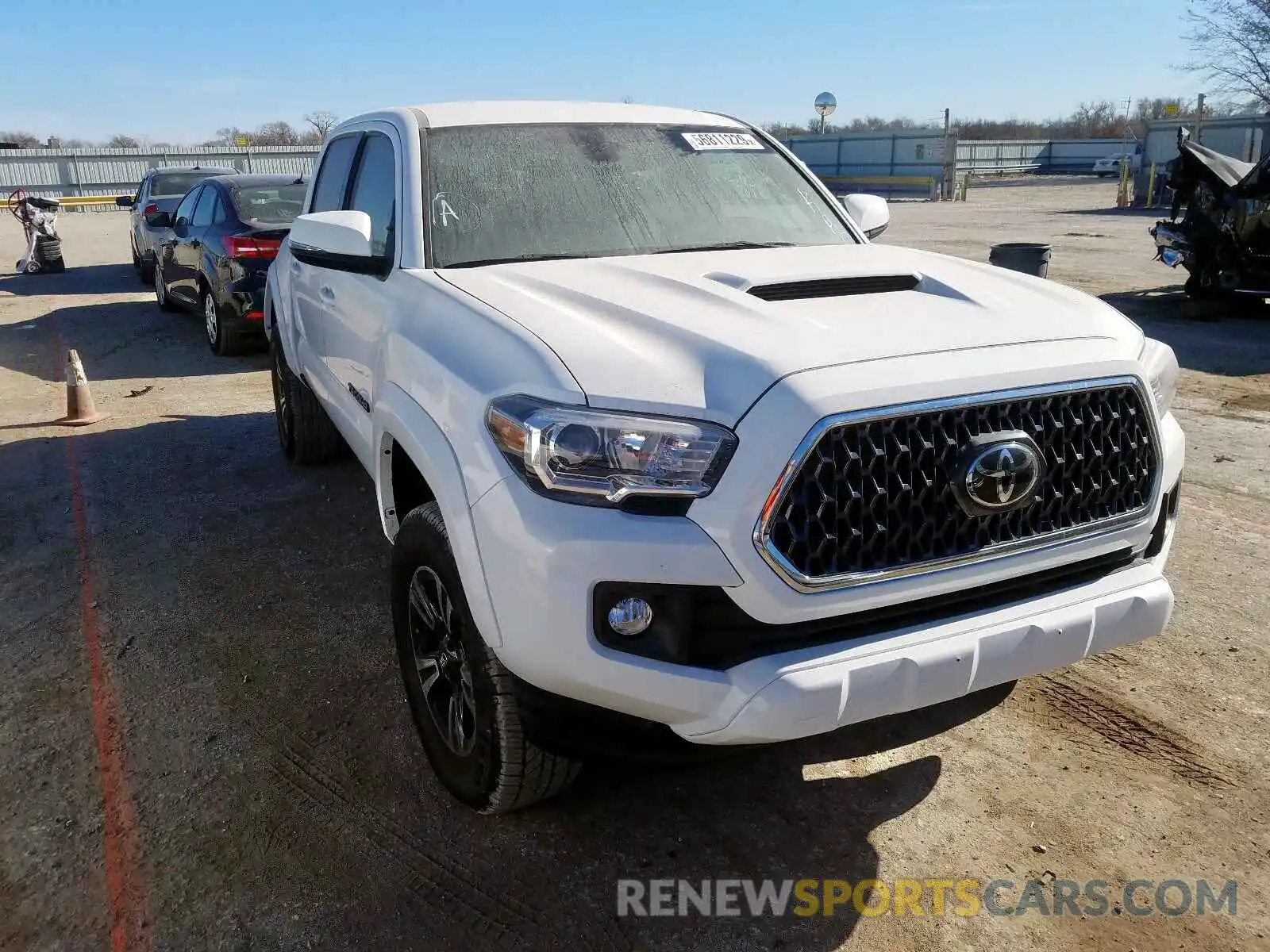 1 Photograph of a damaged car 5TFCZ5AN7KX176841 TOYOTA TACOMA 2019