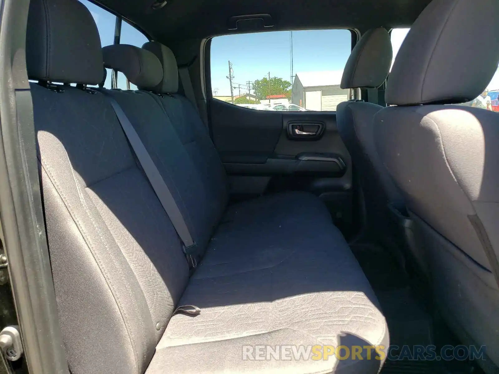 6 Photograph of a damaged car 5TFCZ5AN7KX178301 TOYOTA TACOMA 2019