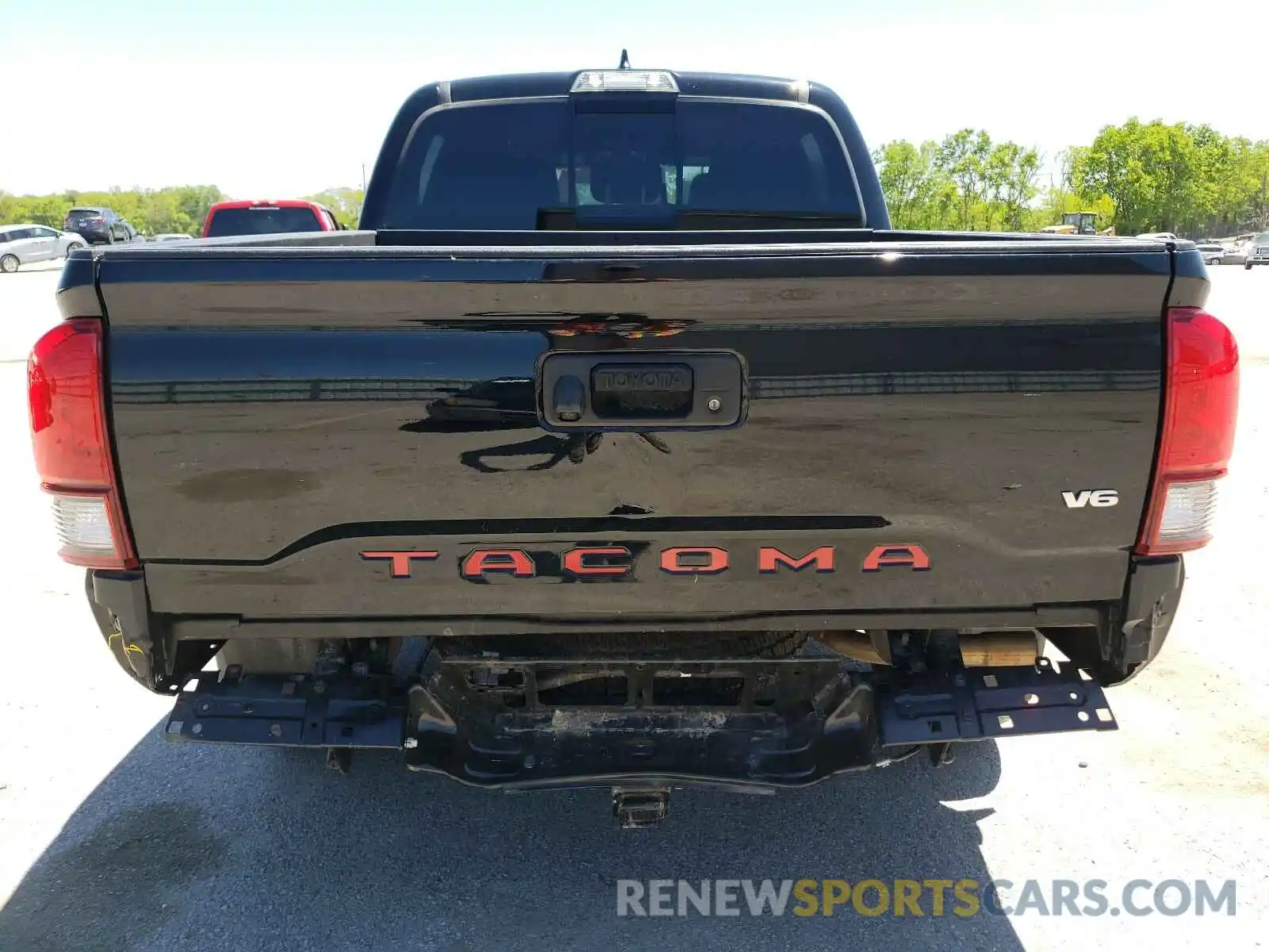 9 Photograph of a damaged car 5TFCZ5AN7KX178301 TOYOTA TACOMA 2019