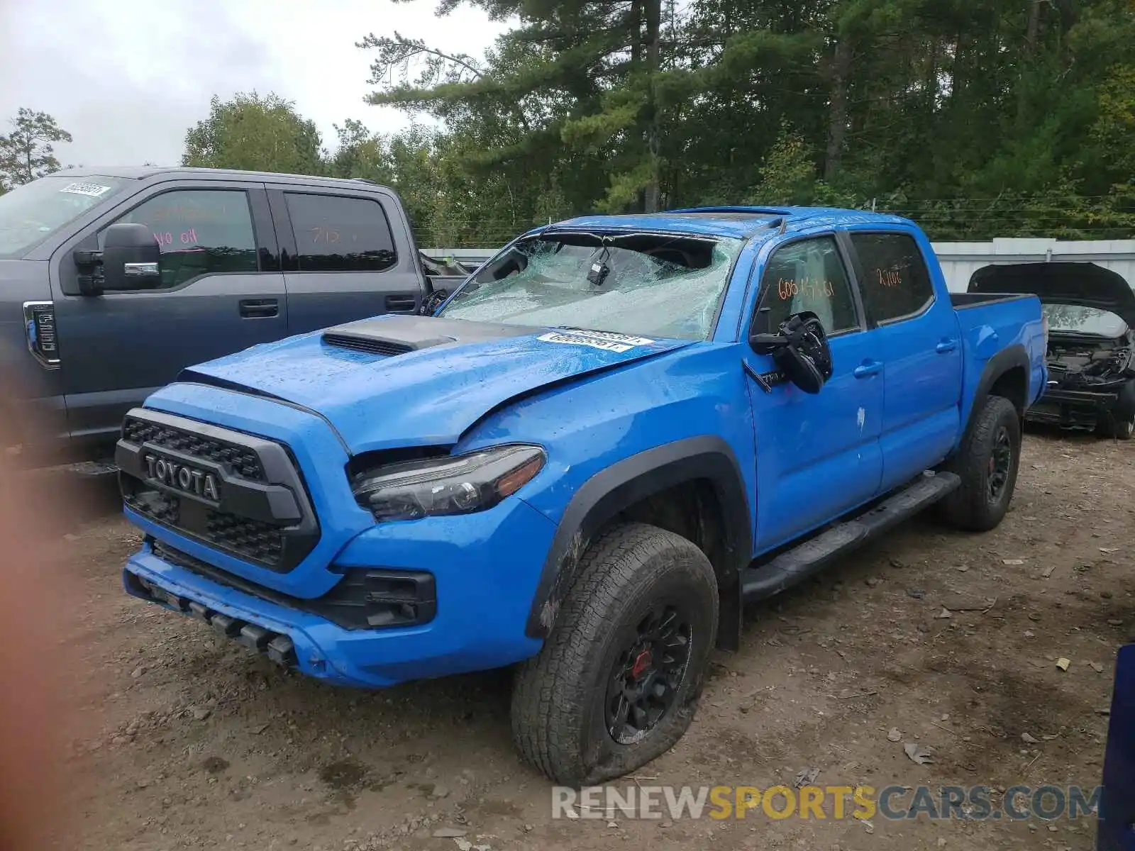 2 Фотография поврежденного автомобиля 5TFCZ5AN7KX183109 TOYOTA TACOMA 2019