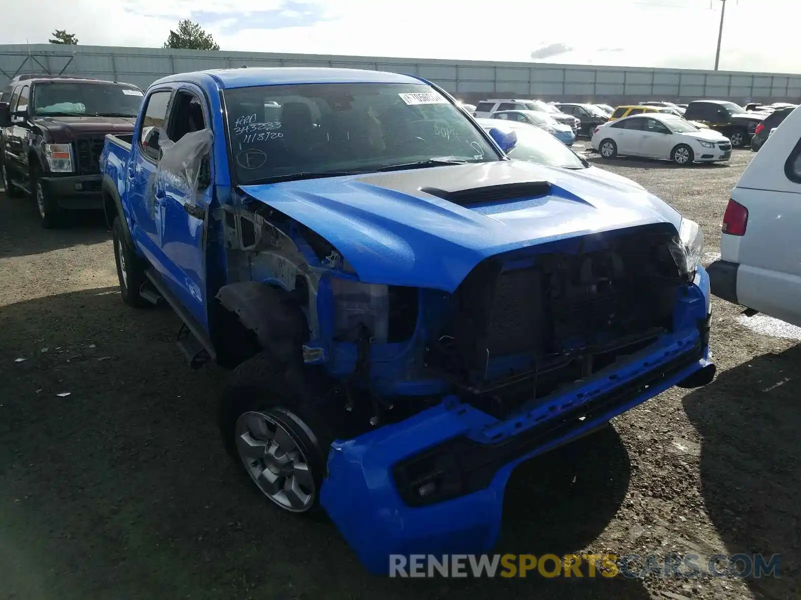 1 Photograph of a damaged car 5TFCZ5AN7KX185913 TOYOTA TACOMA 2019