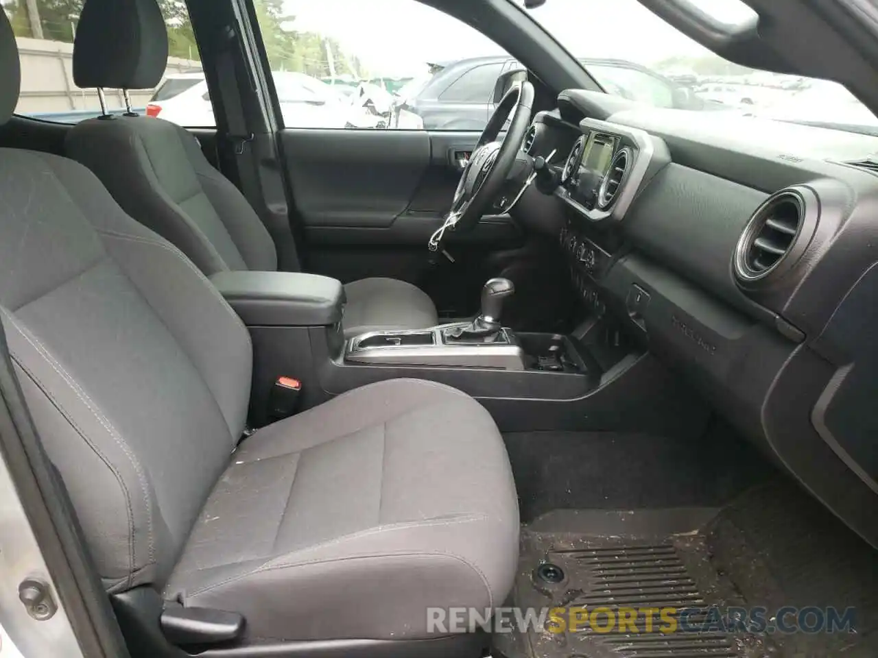 5 Photograph of a damaged car 5TFCZ5AN7KX186303 TOYOTA TACOMA 2019