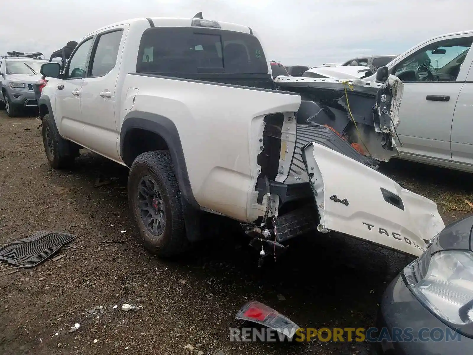 3 Photograph of a damaged car 5TFCZ5AN7KX186642 TOYOTA TACOMA 2019