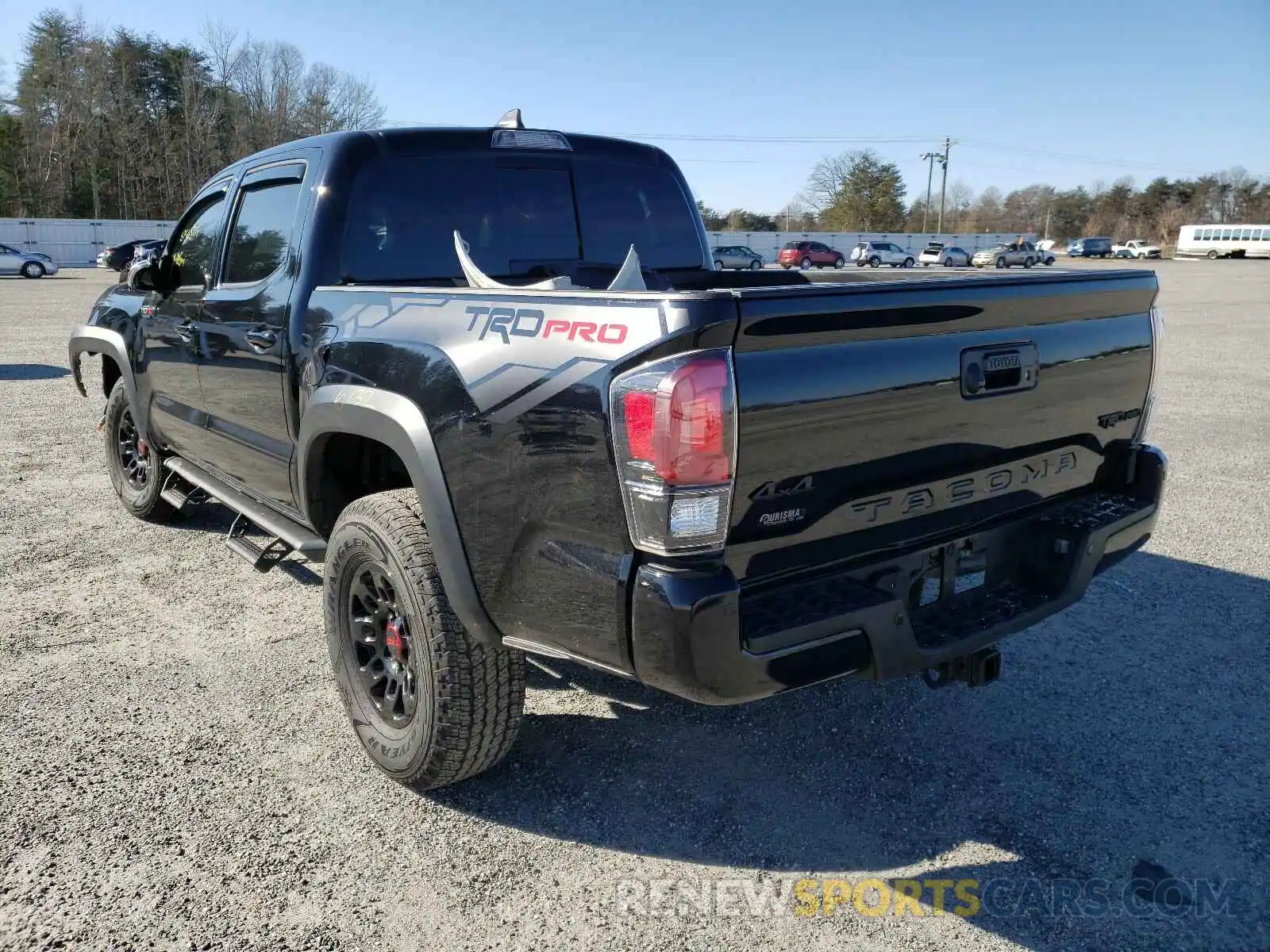 3 Photograph of a damaged car 5TFCZ5AN7KX192814 TOYOTA TACOMA 2019