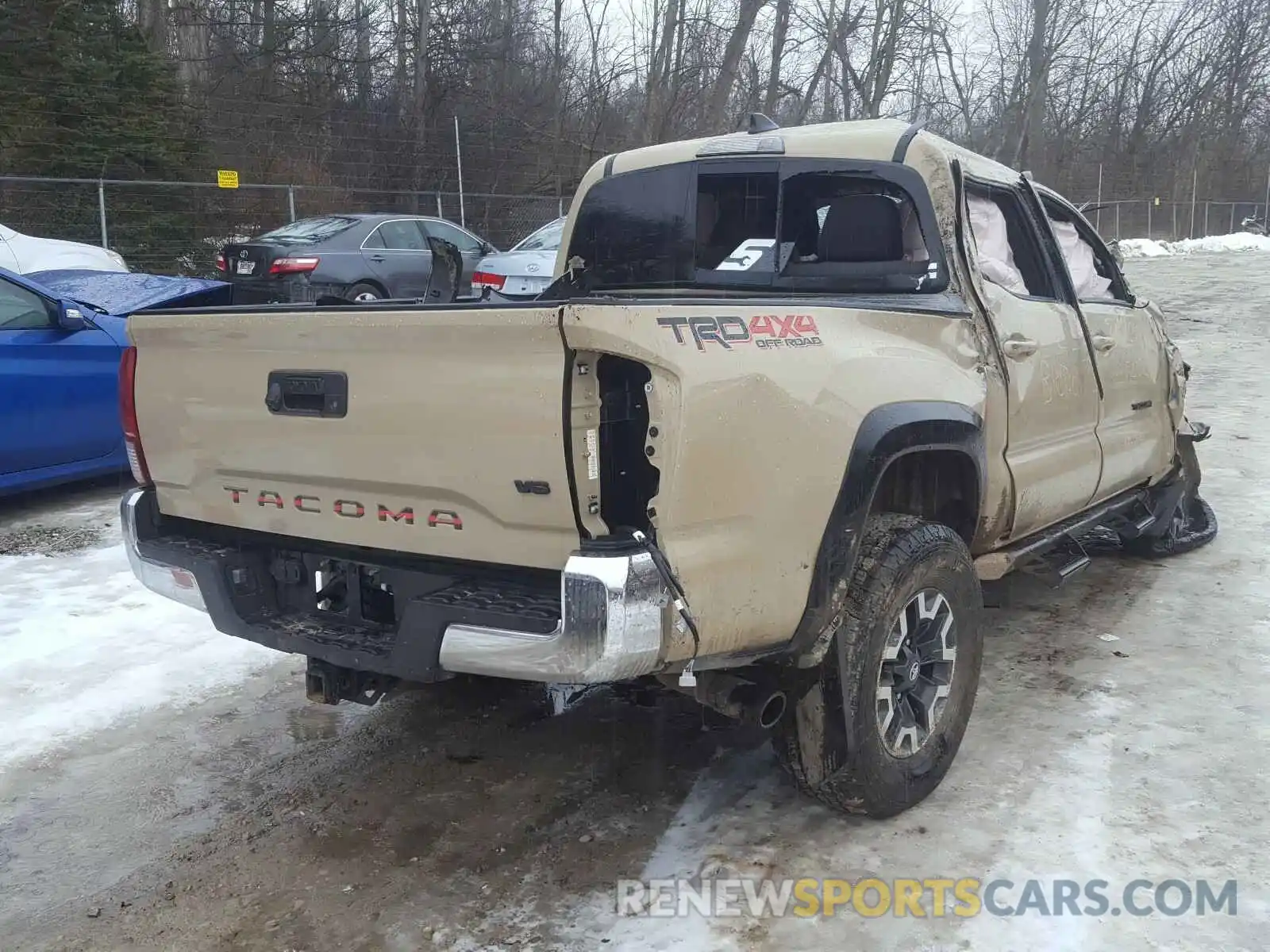 4 Фотография поврежденного автомобиля 5TFCZ5AN7KX193171 TOYOTA TACOMA 2019