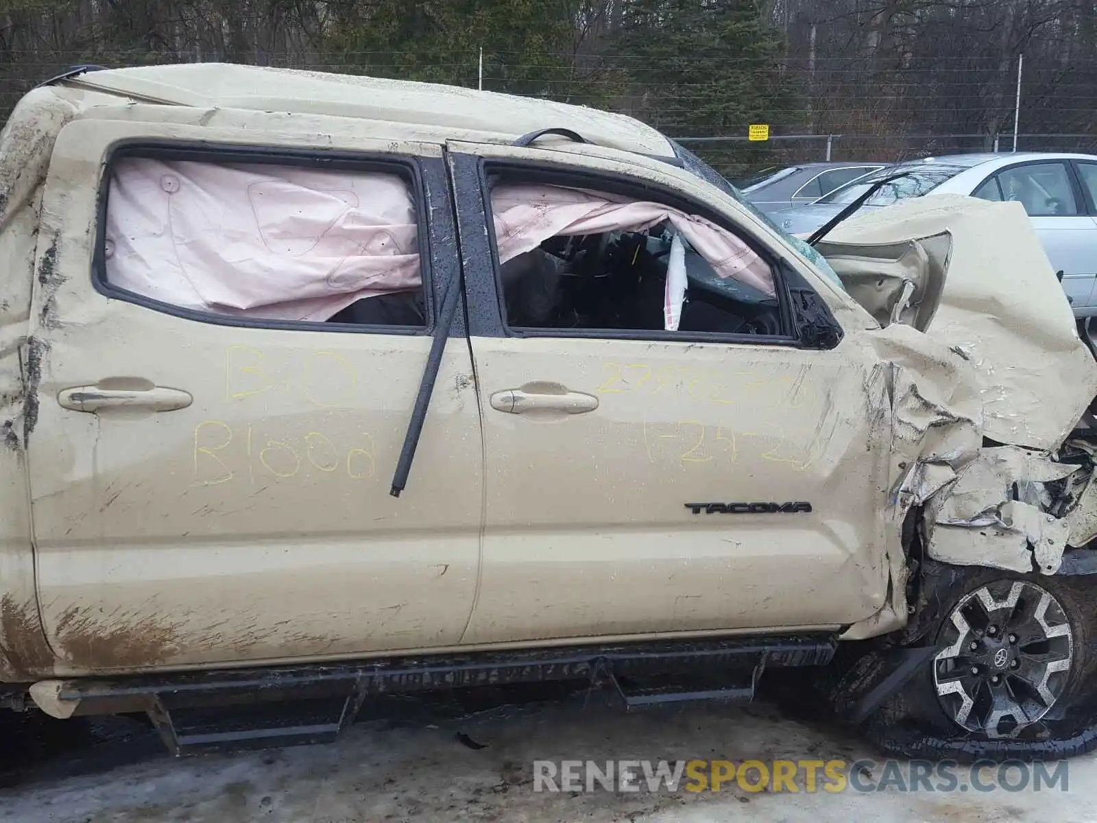 9 Photograph of a damaged car 5TFCZ5AN7KX193171 TOYOTA TACOMA 2019