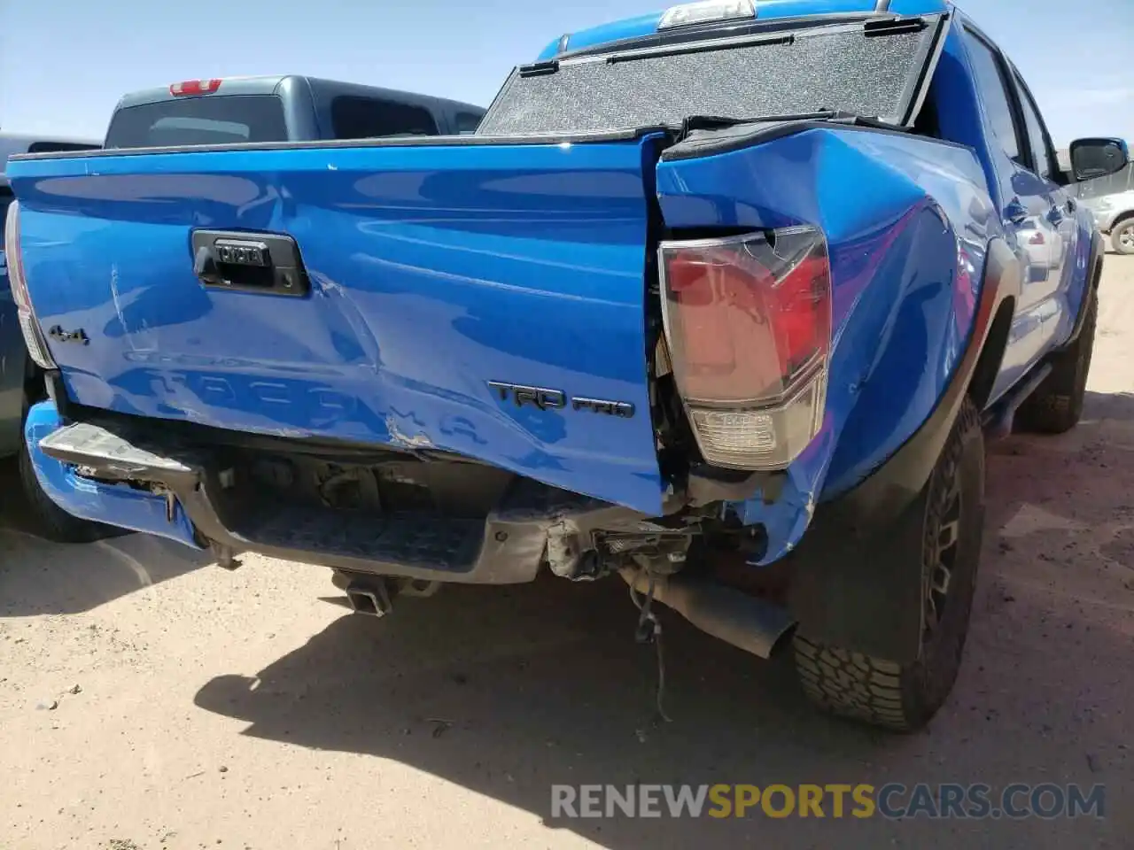 10 Photograph of a damaged car 5TFCZ5AN7KX201544 TOYOTA TACOMA 2019