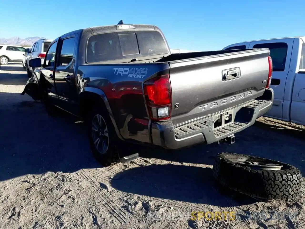 3 Photograph of a damaged car 5TFCZ5AN7KX204735 TOYOTA TACOMA 2019