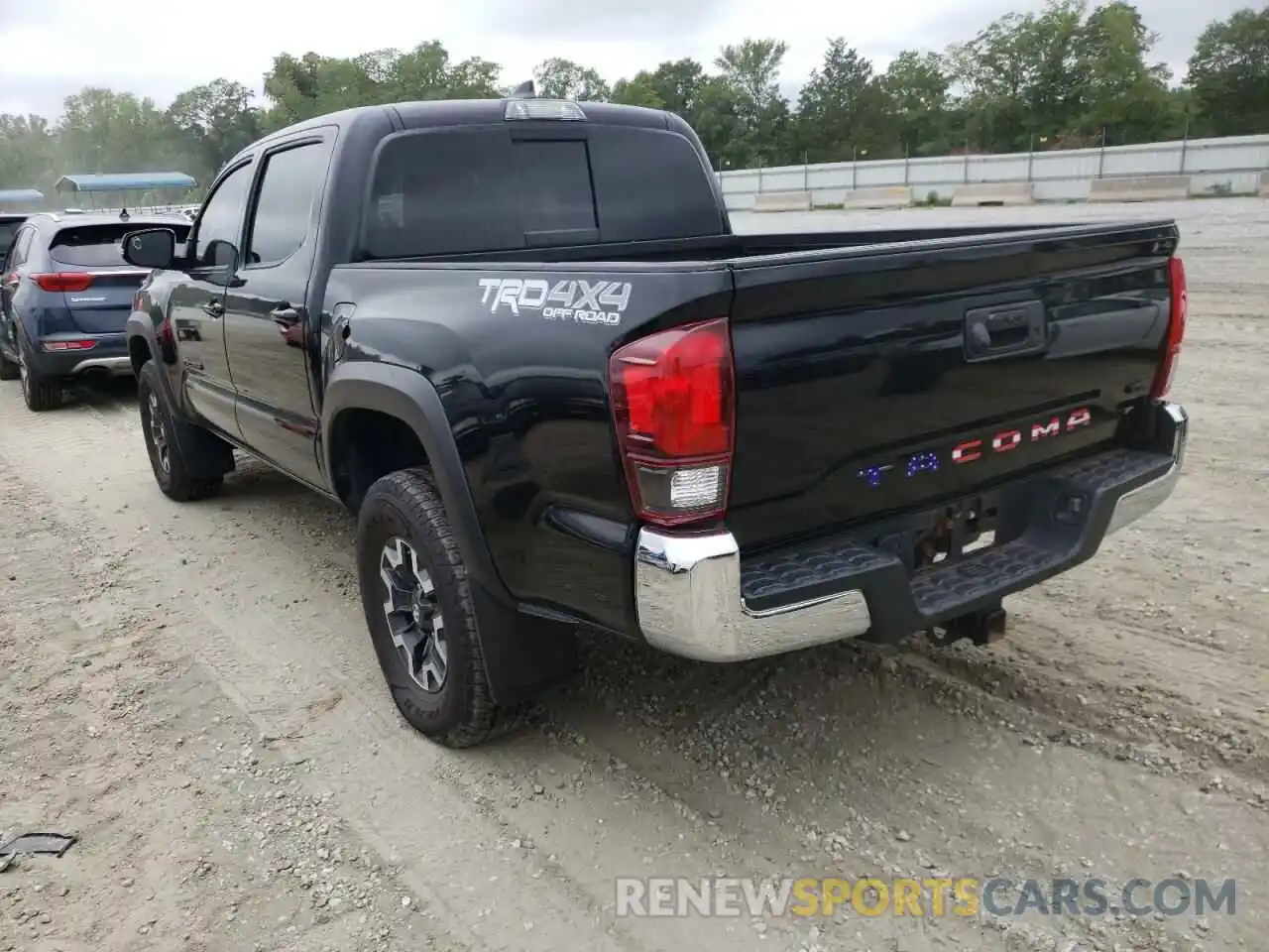 3 Photograph of a damaged car 5TFCZ5AN7KX210499 TOYOTA TACOMA 2019