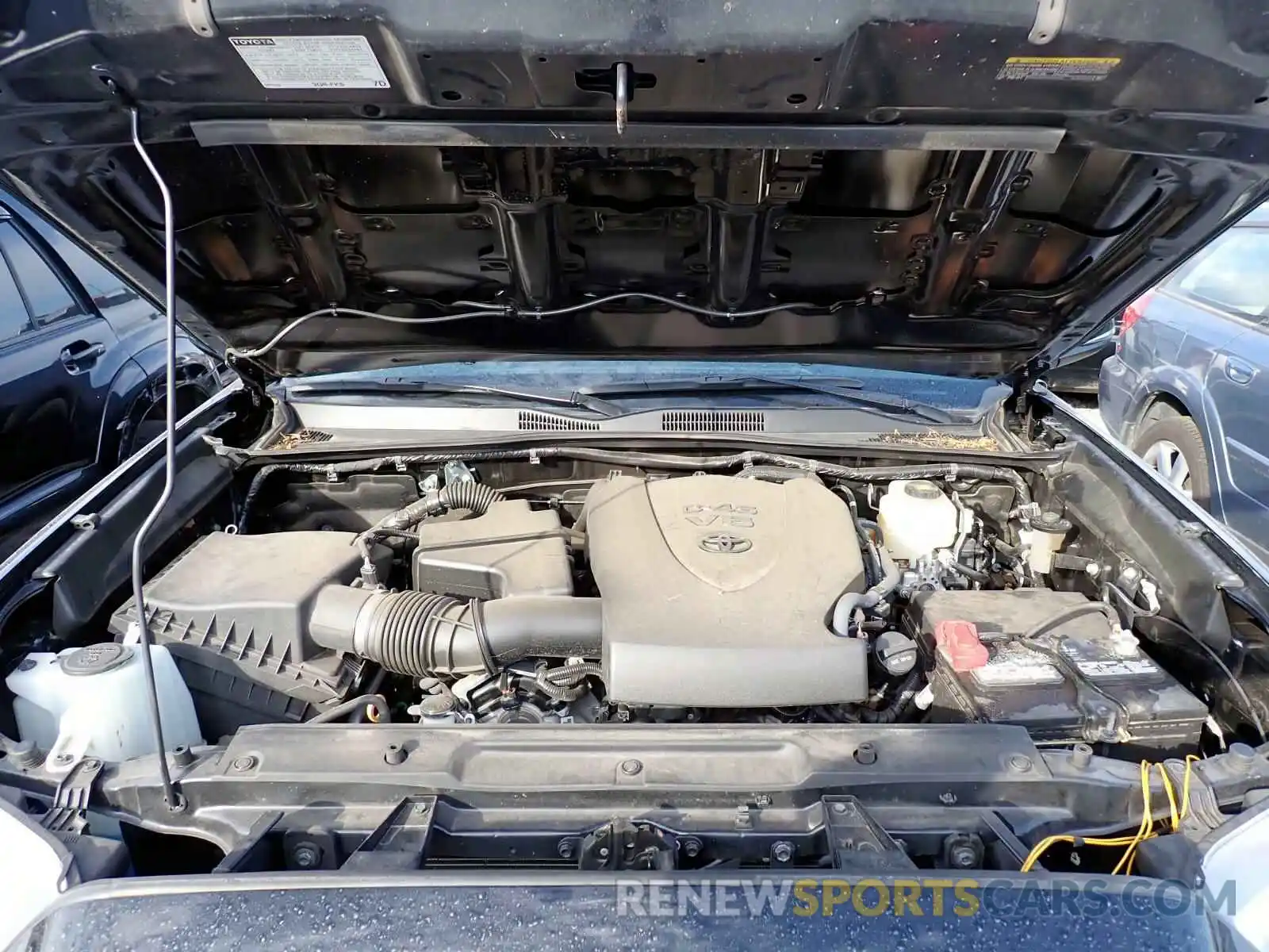 7 Photograph of a damaged car 5TFCZ5AN7KX210499 TOYOTA TACOMA 2019