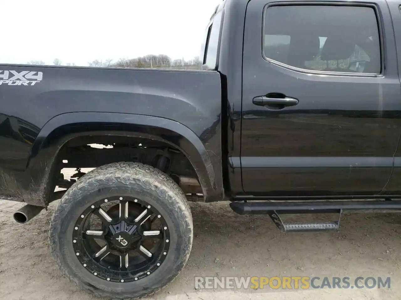 9 Photograph of a damaged car 5TFCZ5AN8KX170630 TOYOTA TACOMA 2019