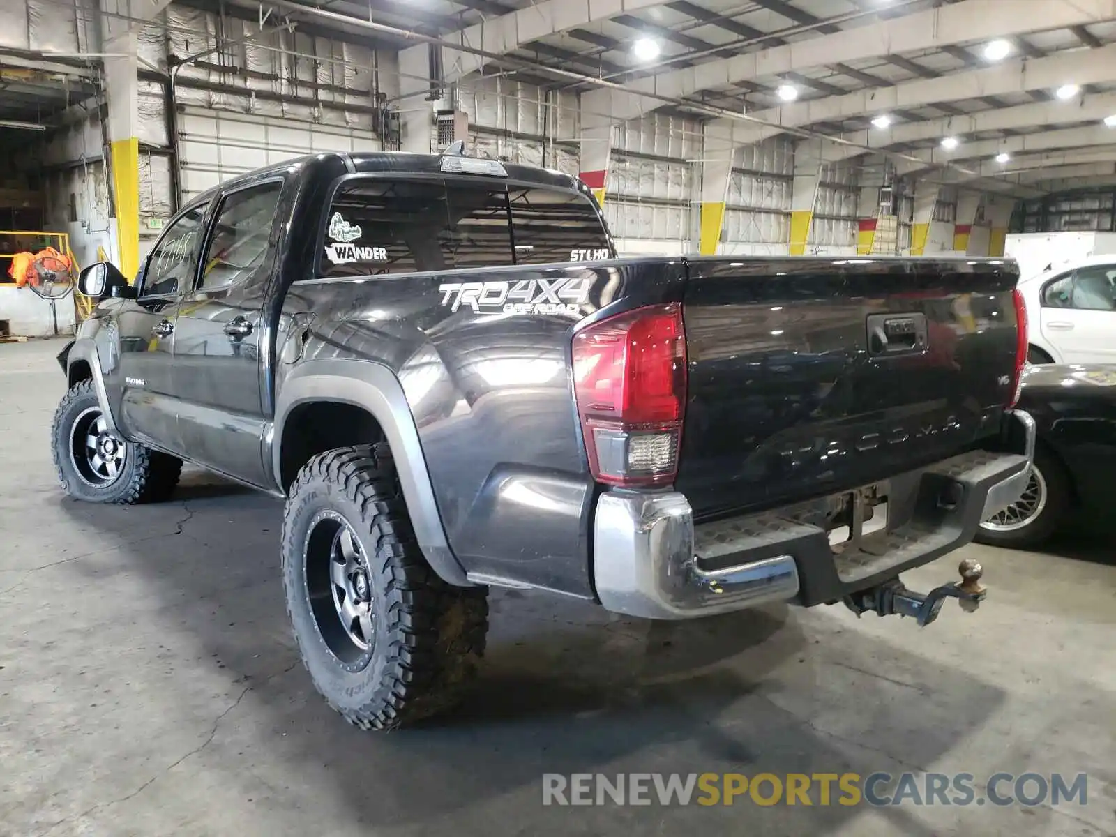 3 Фотография поврежденного автомобиля 5TFCZ5AN8KX172927 TOYOTA TACOMA 2019