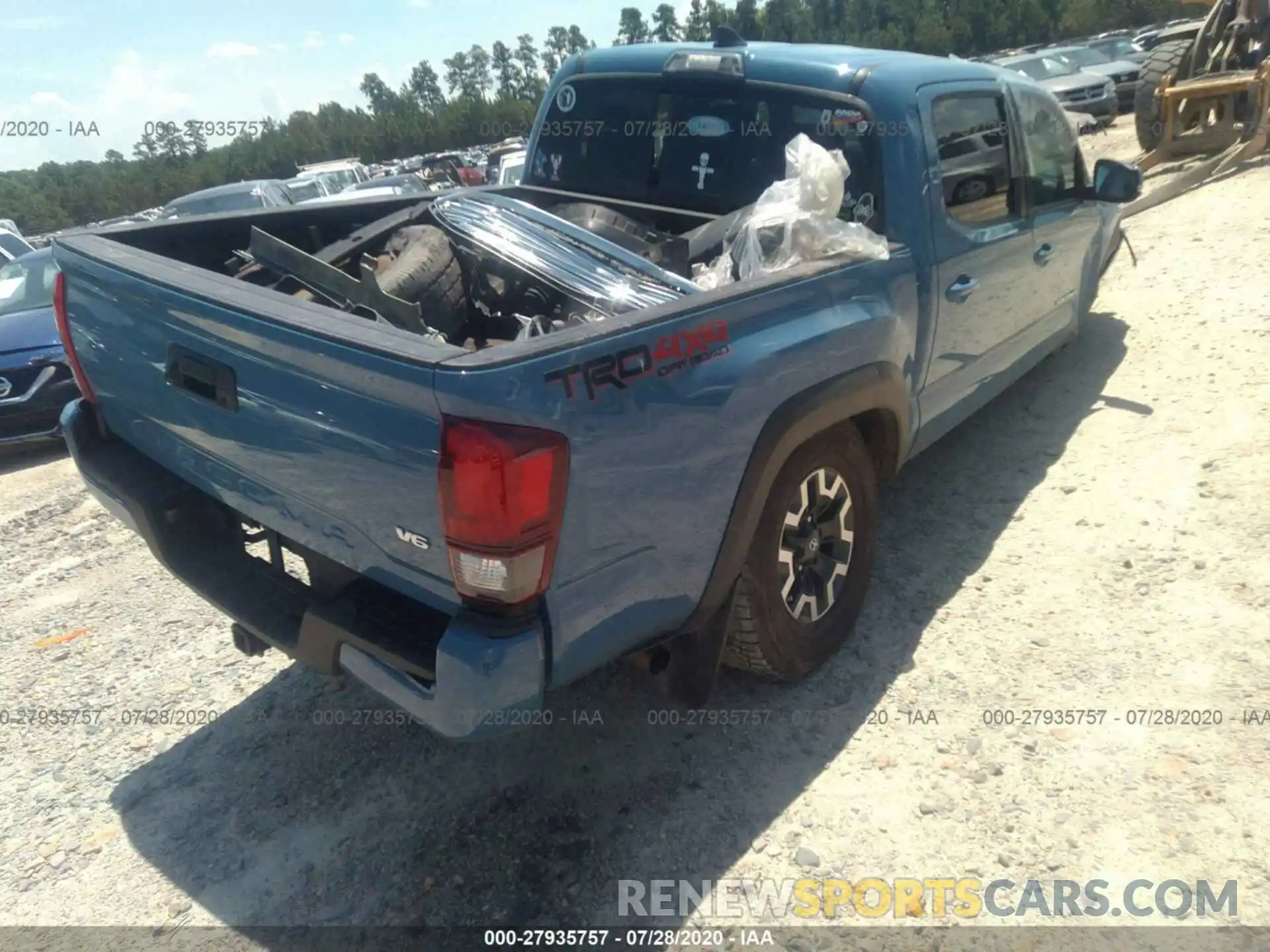 4 Фотография поврежденного автомобиля 5TFCZ5AN8KX174418 TOYOTA TACOMA 2019