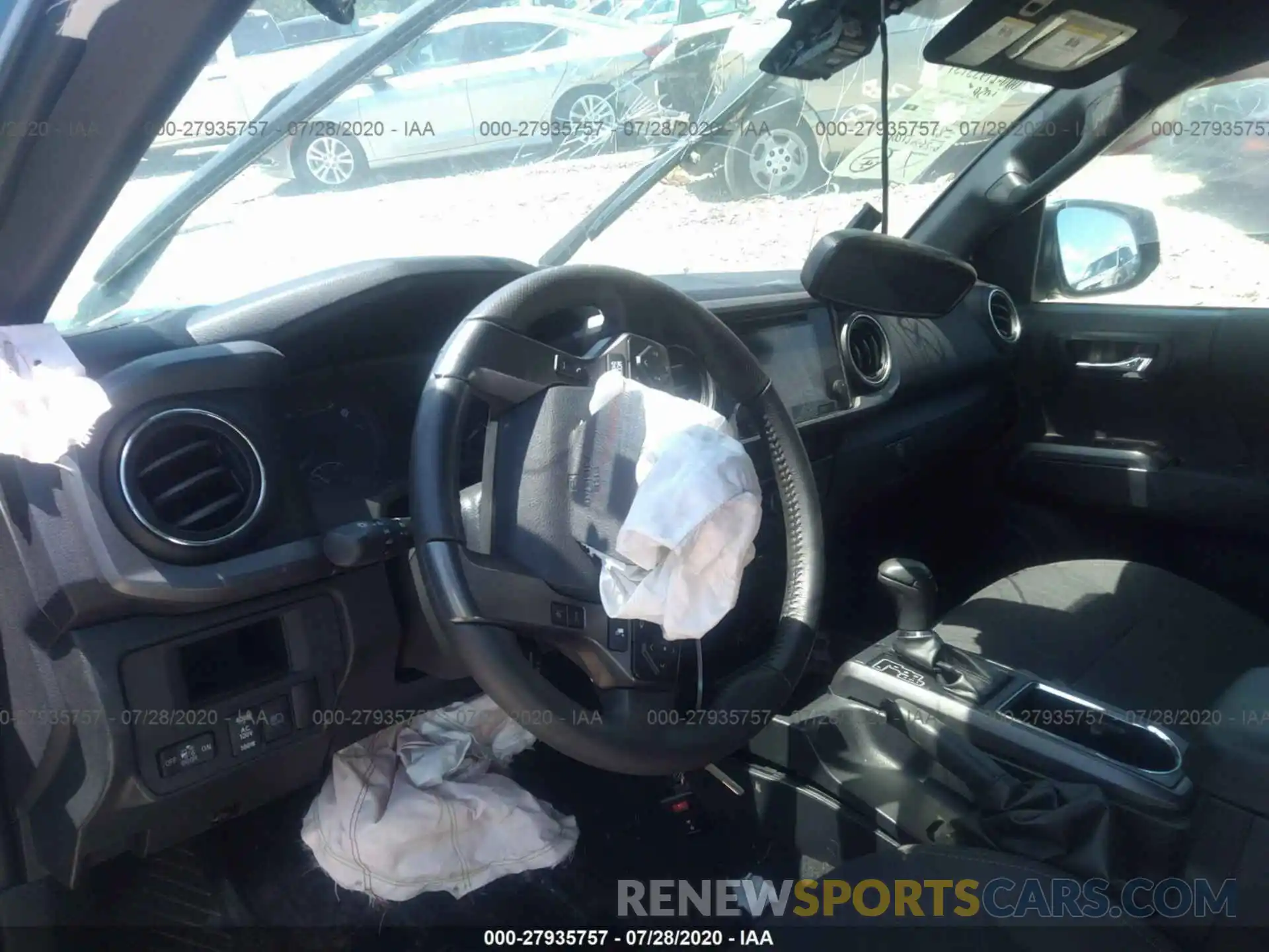 5 Photograph of a damaged car 5TFCZ5AN8KX174418 TOYOTA TACOMA 2019