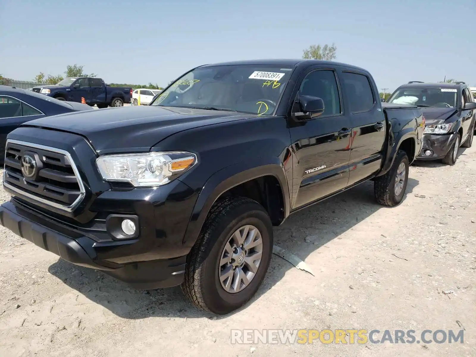 2 Фотография поврежденного автомобиля 5TFCZ5AN8KX180607 TOYOTA TACOMA 2019