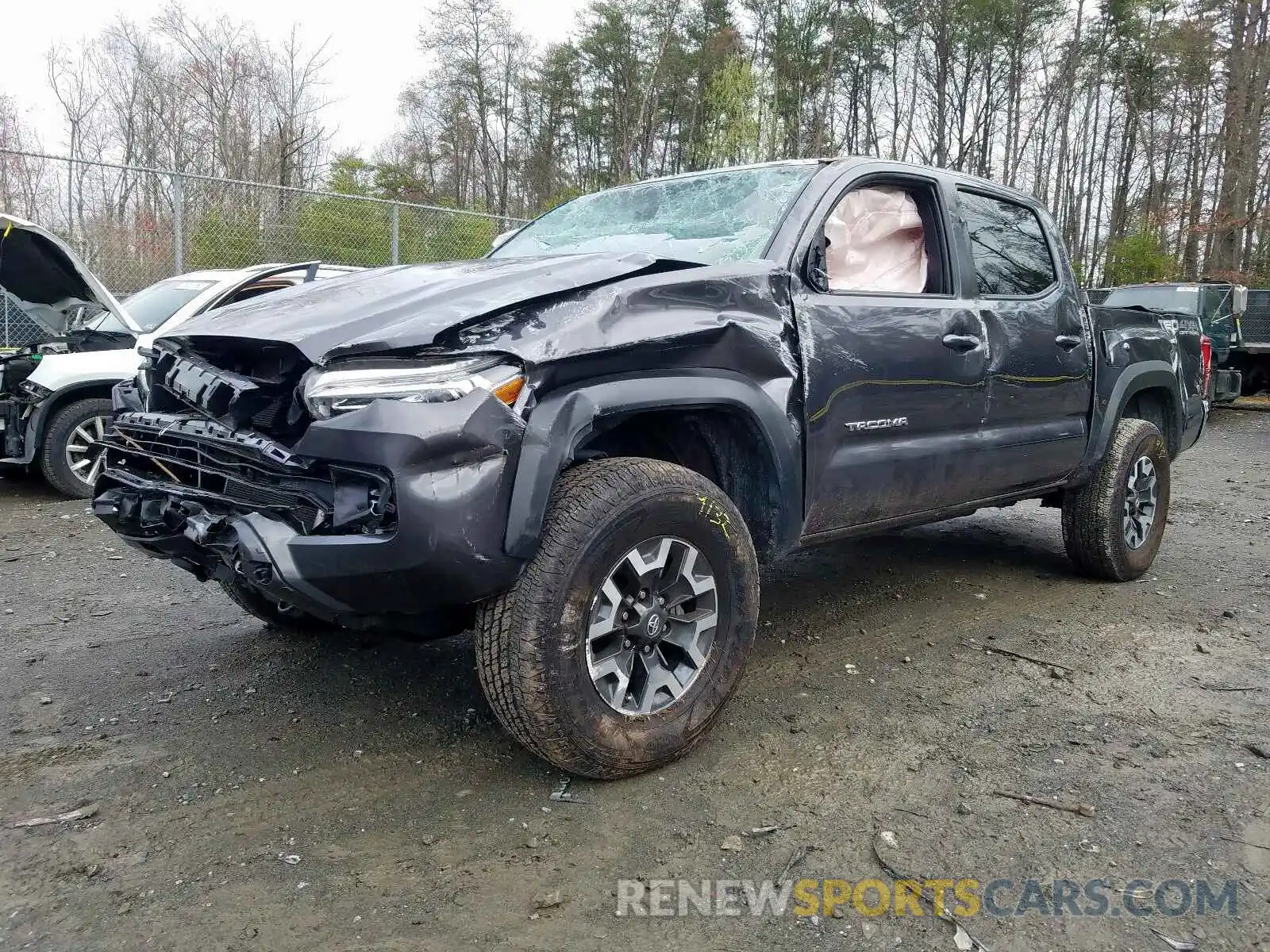 2 Фотография поврежденного автомобиля 5TFCZ5AN8KX180817 TOYOTA TACOMA 2019