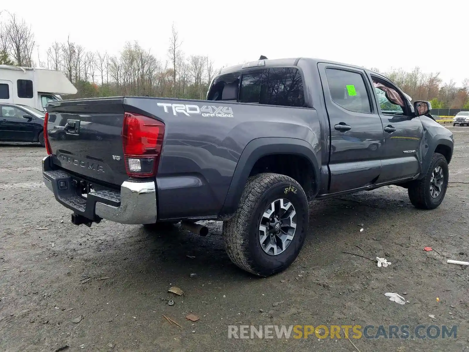 4 Фотография поврежденного автомобиля 5TFCZ5AN8KX180817 TOYOTA TACOMA 2019