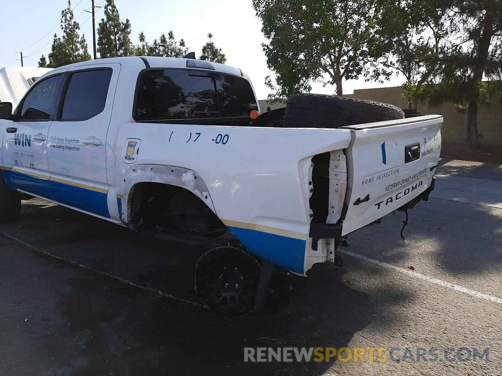 9 Photograph of a damaged car 5TFCZ5AN8KX183958 TOYOTA TACOMA 2019